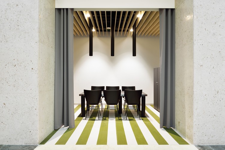 斯洛文尼亚银行总部大厅翻修-34