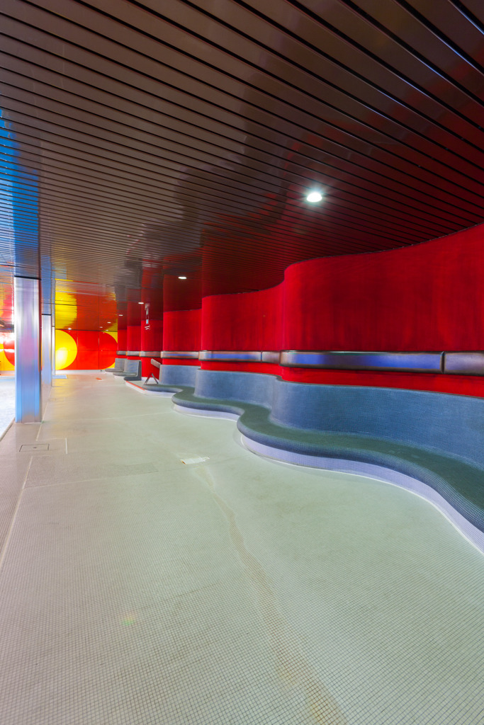 拯救帕顿设计,巴塞尔 Radisson Blu 酒店泳池重生-10