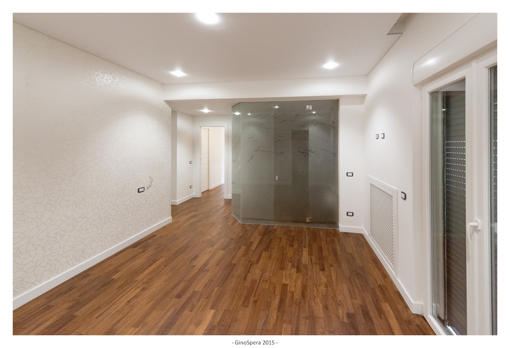 卧室带卫生间的水晶设计公寓-1