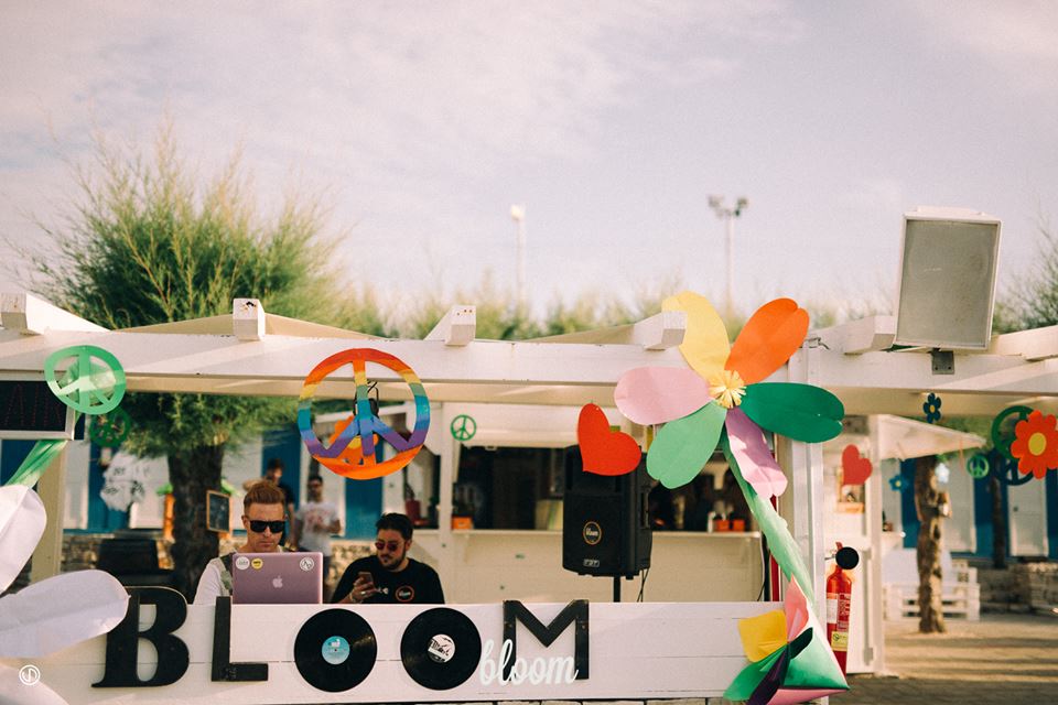 2013 年完成的 Bloom 海滩酒吧 | 木质结构与海洋风情的完美融合-5