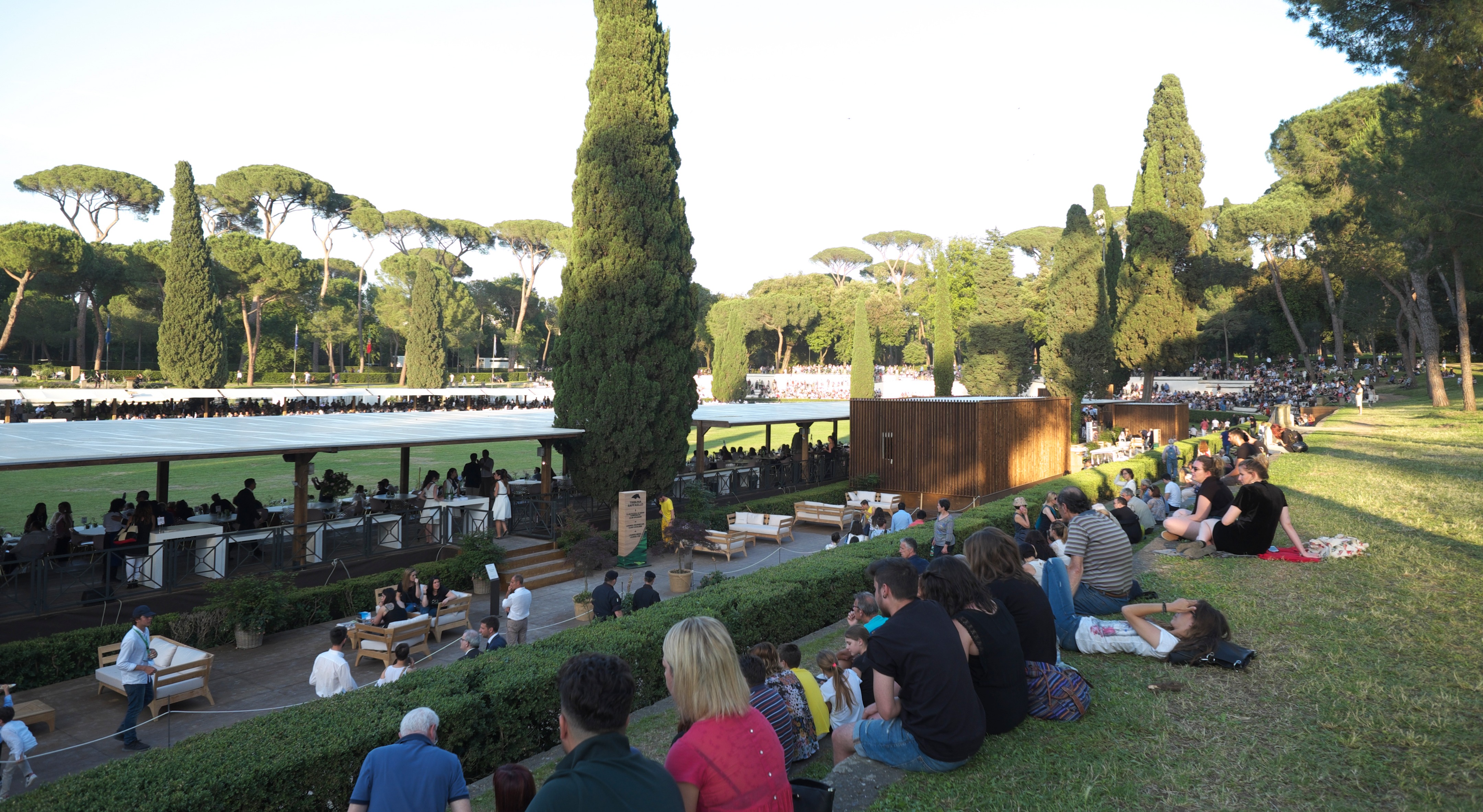 2018 年意大利赛马场广场设计-7