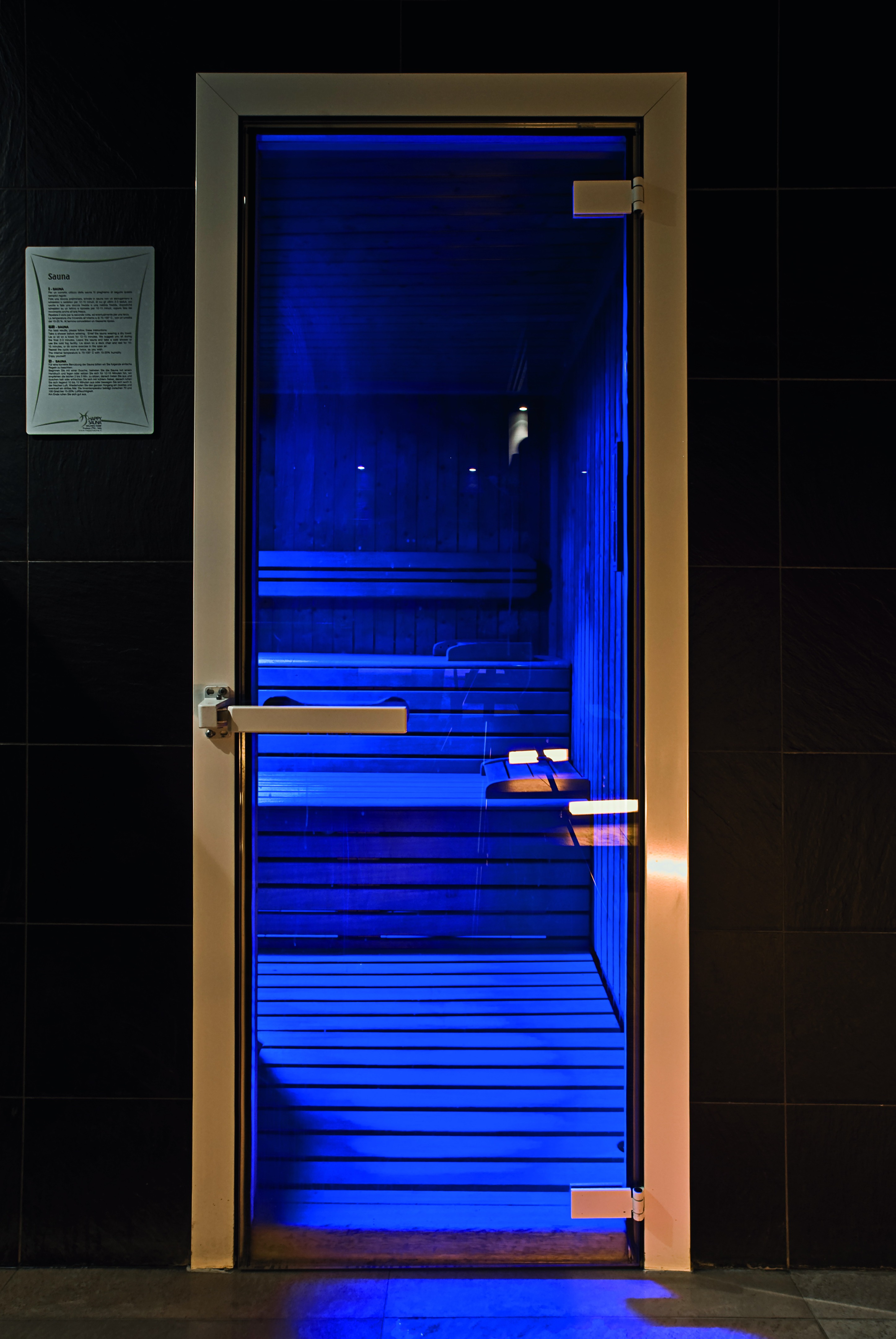 意式运动中心变身水疗 SPA,黑石魅力营造温馨氛围-8