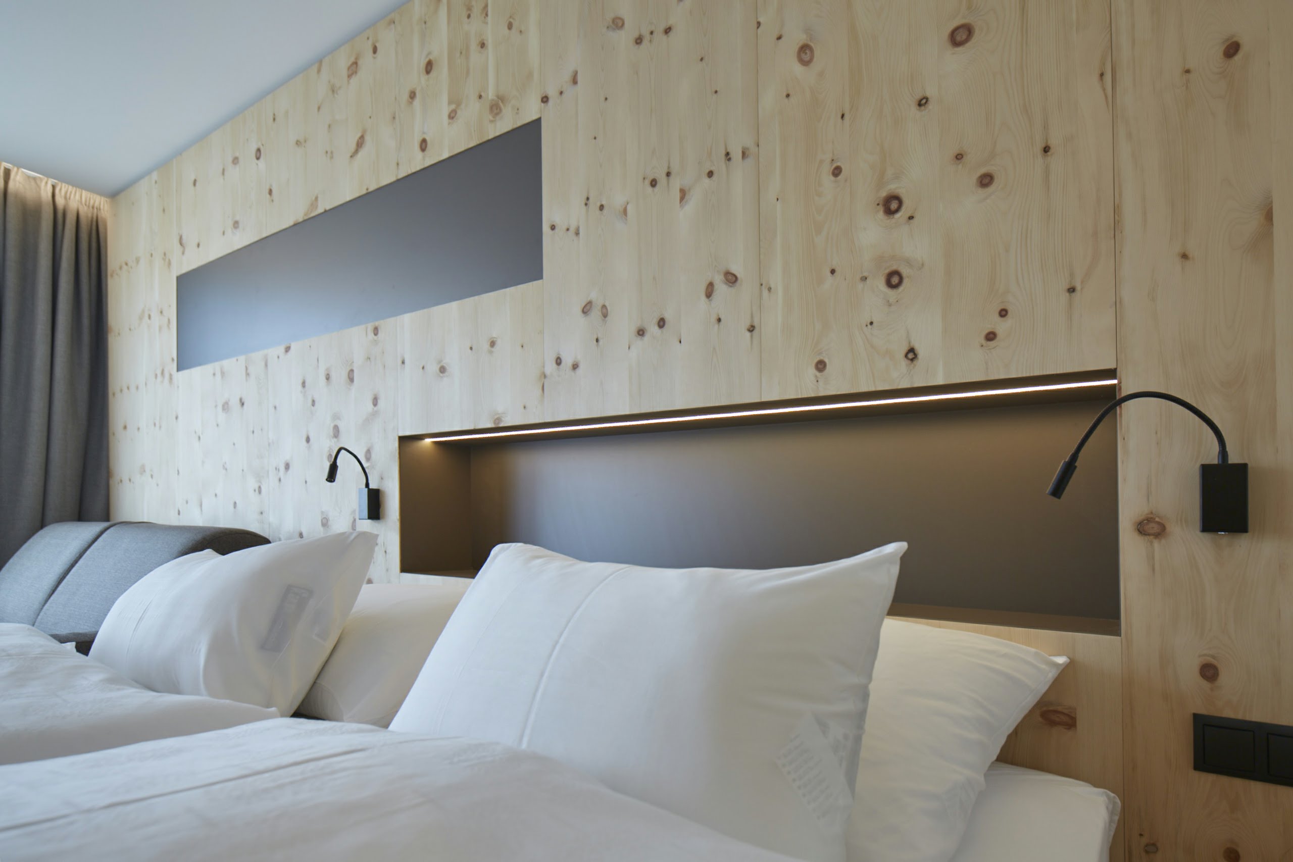 高山上的豪华餐厅-13