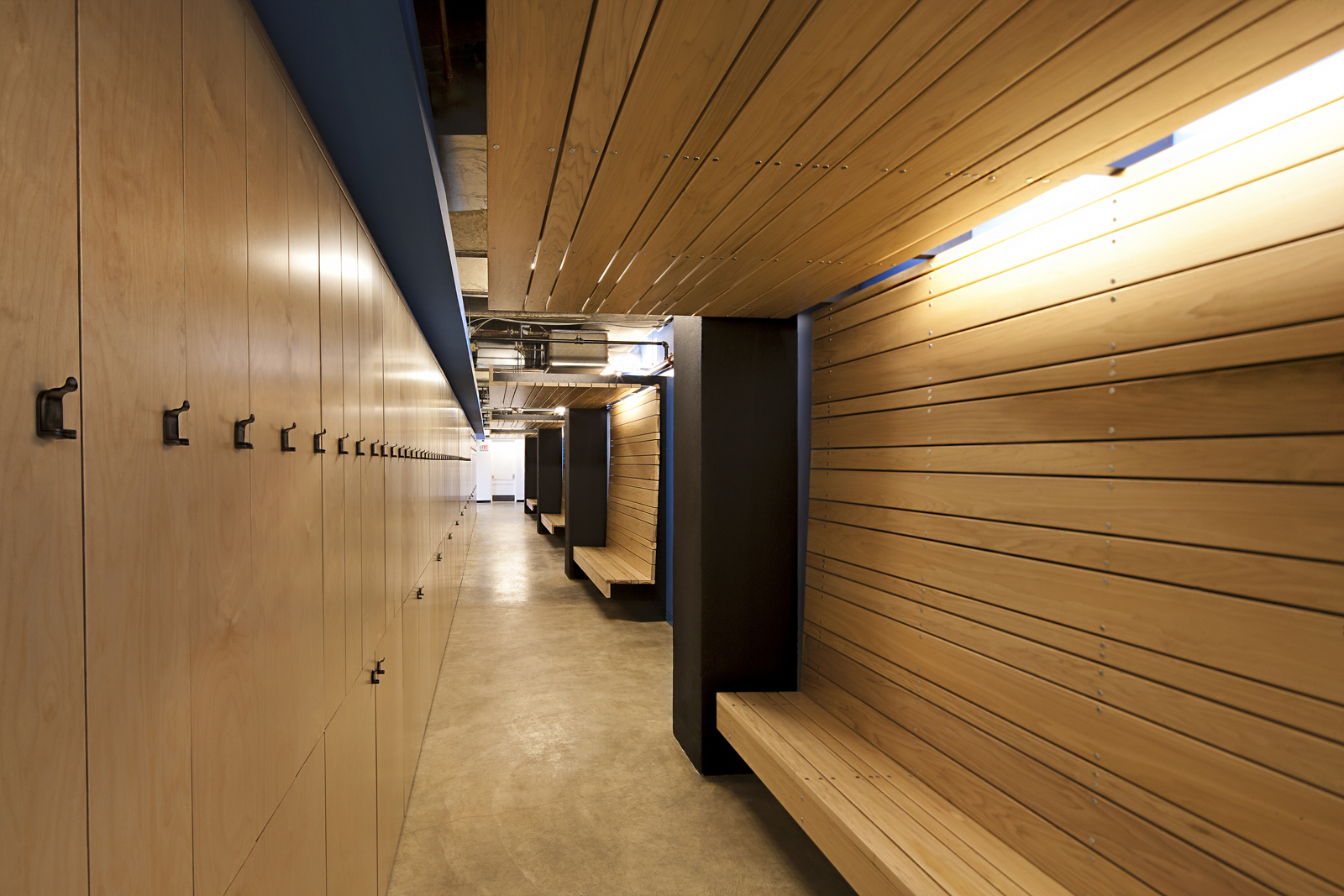 废弃银行变身为创意音乐学院-4