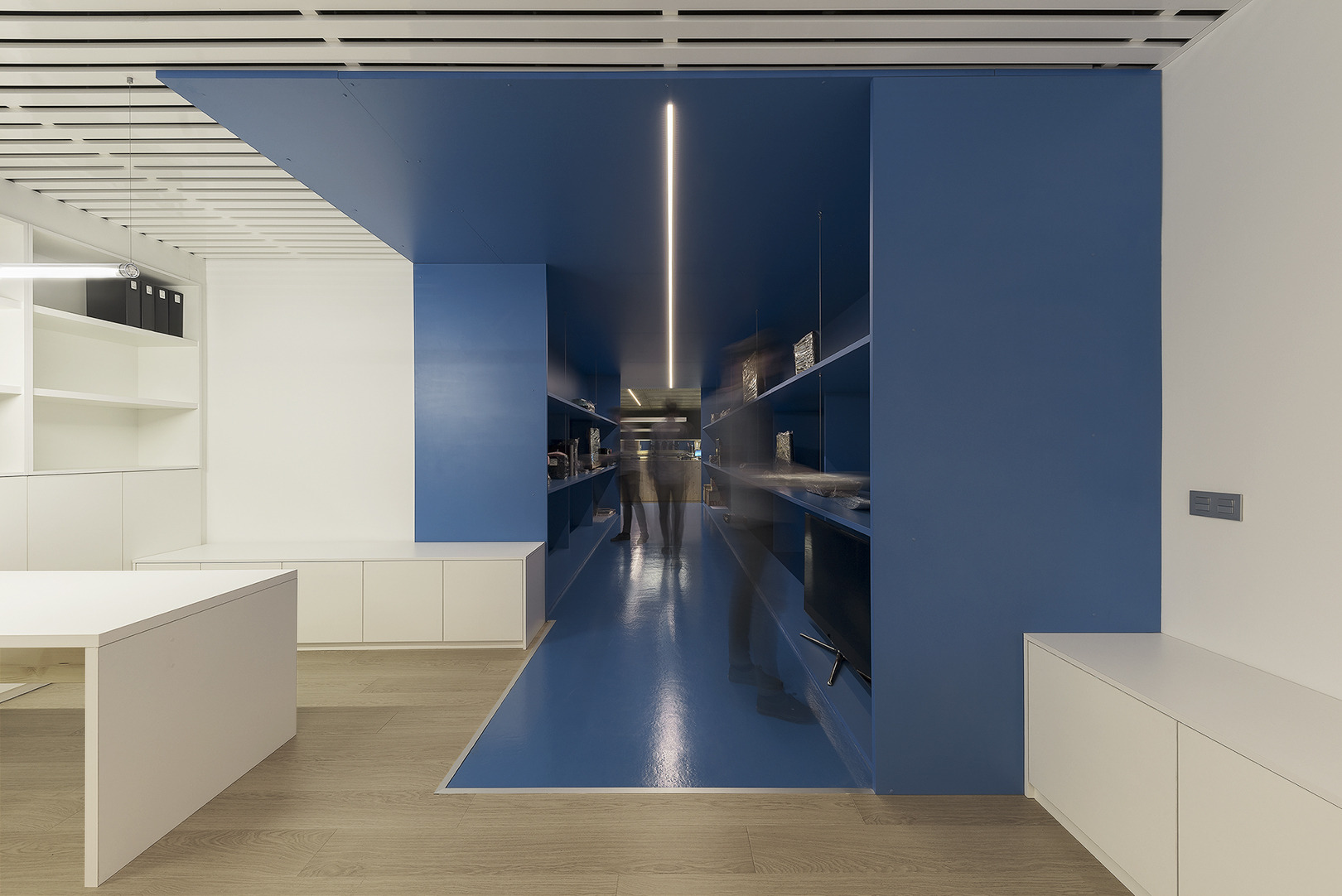 Unitec 维修中心·现代办公空间的巧妙设计-12