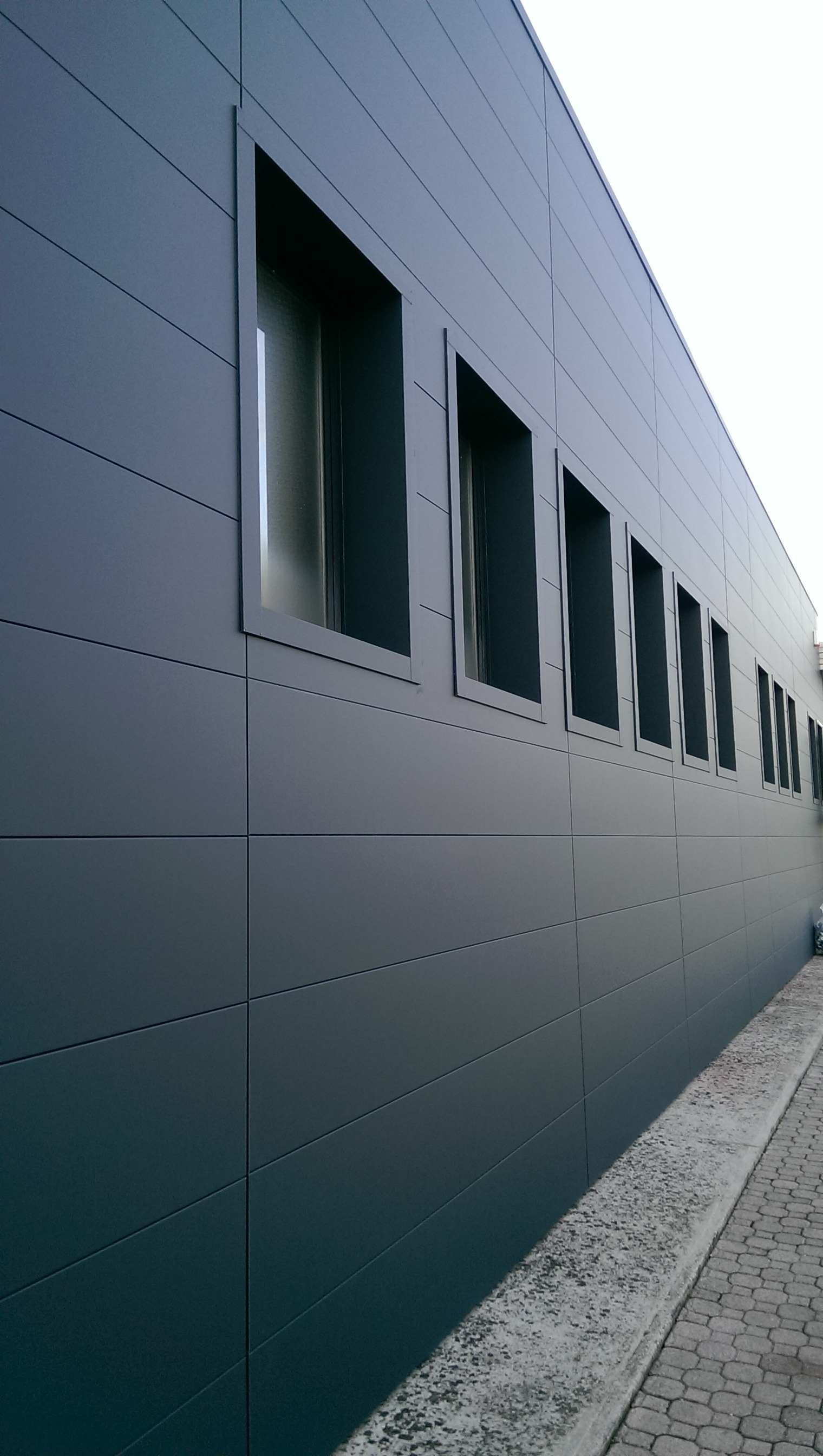 2016 年完成的面砖通风办公楼翻新-8