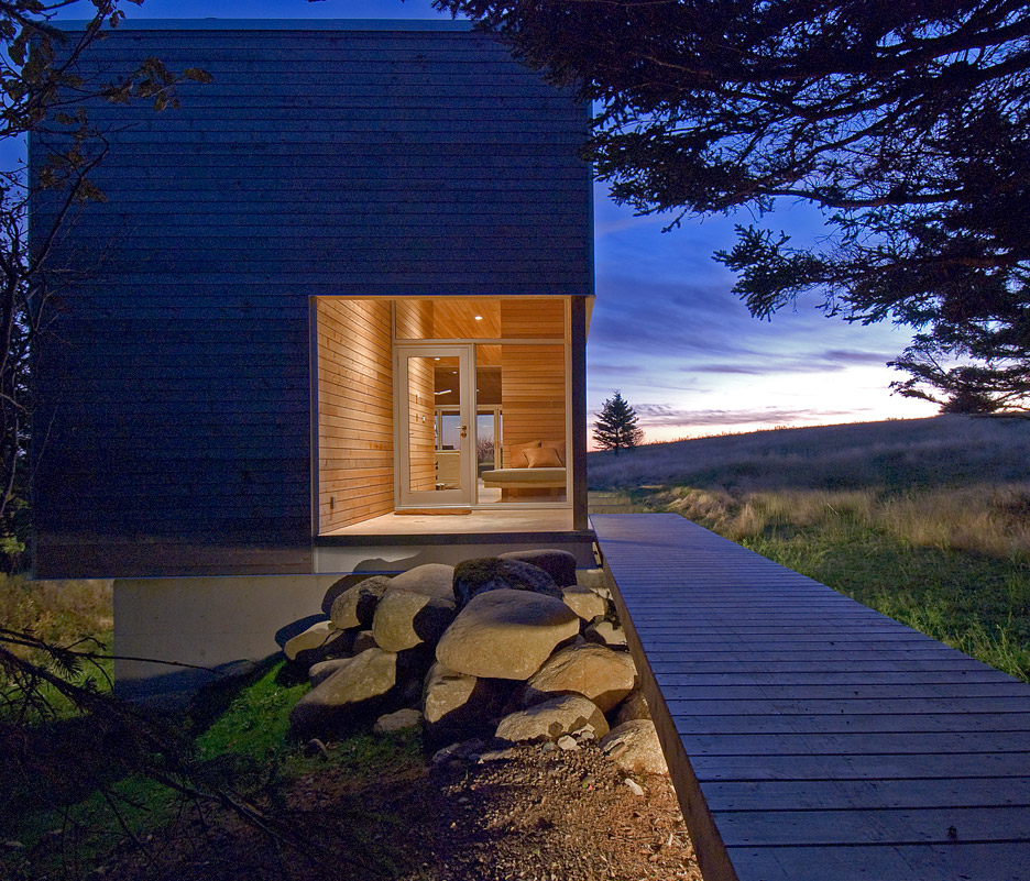 麦凯·莱昂斯·斯威特艾普尔给新斯科舍的房子增添了水疗设施-4