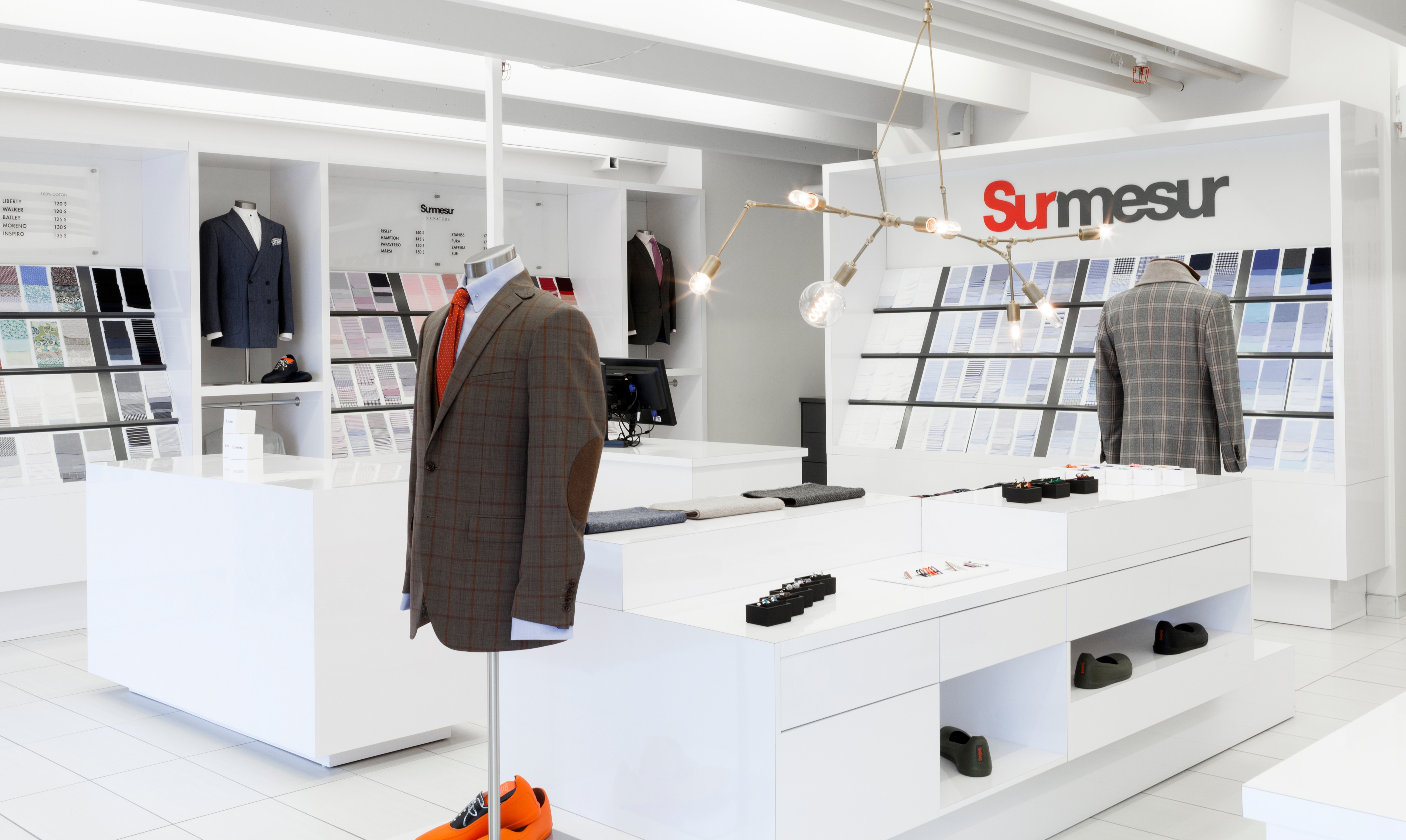 定制男装的现代体验空间——Surmesur Quebec 旗舰店-1