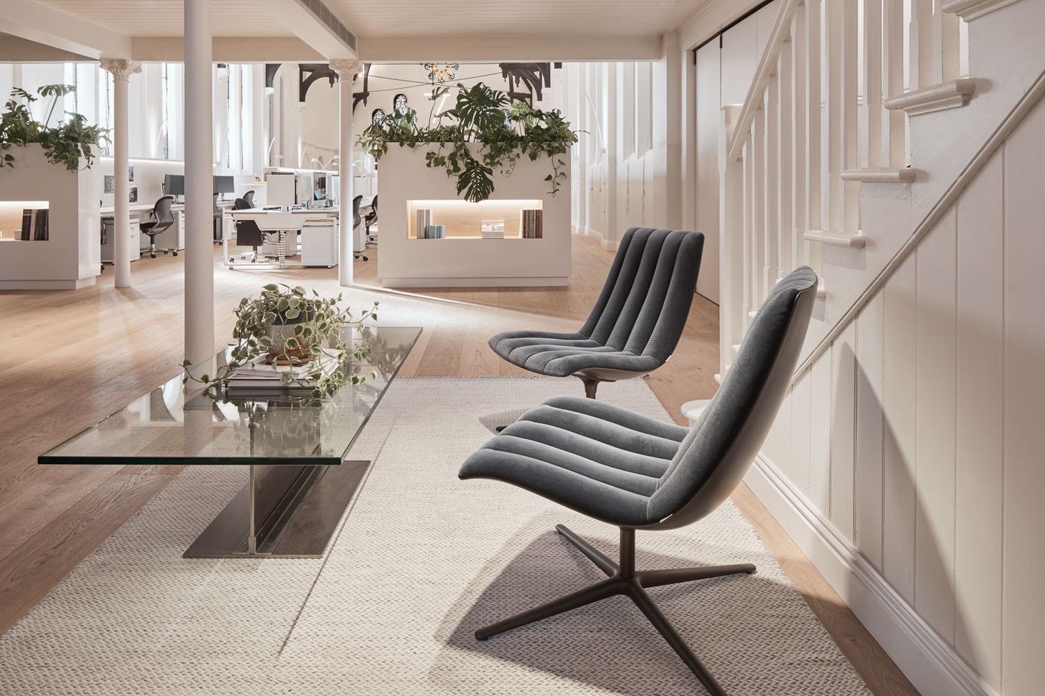 Squillace Architects:古老教堂改造工作空间-8