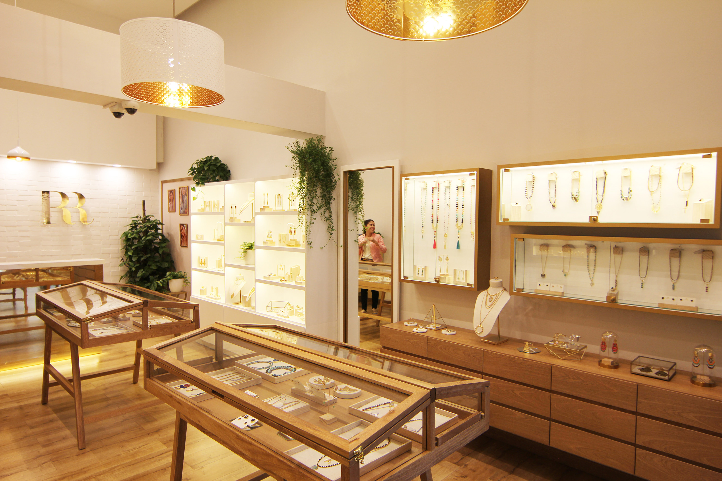 哥伦比亚手工珠宝品牌 LA SIERRA 室内设计-10