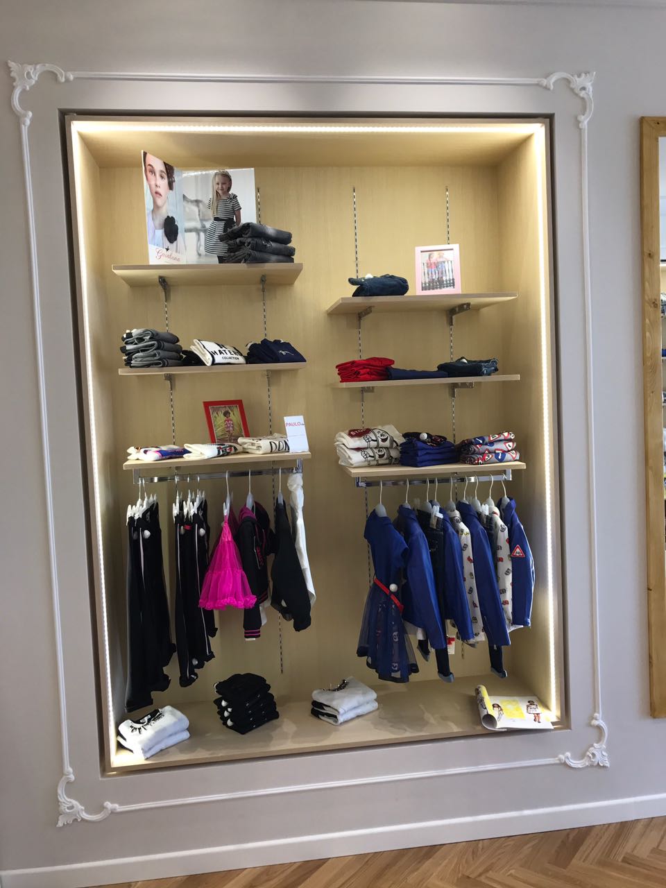 保罗·恩多 ci 儿童服装店照明设计-7