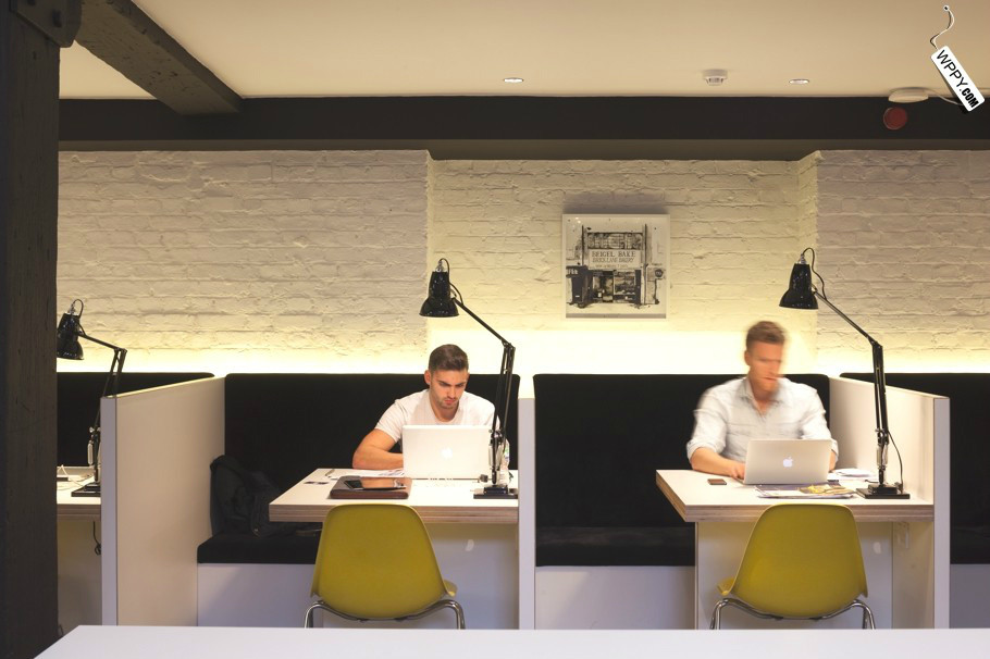 英国伦敦的黑白建筑办公楼-9