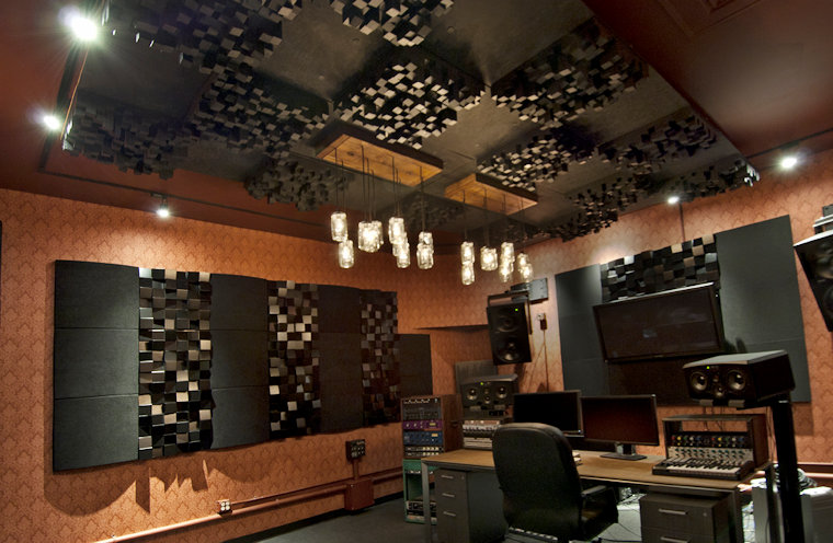 麦克莫瑞与瑞安·刘易斯选用 Vicoustic 打造顶级录音室-2