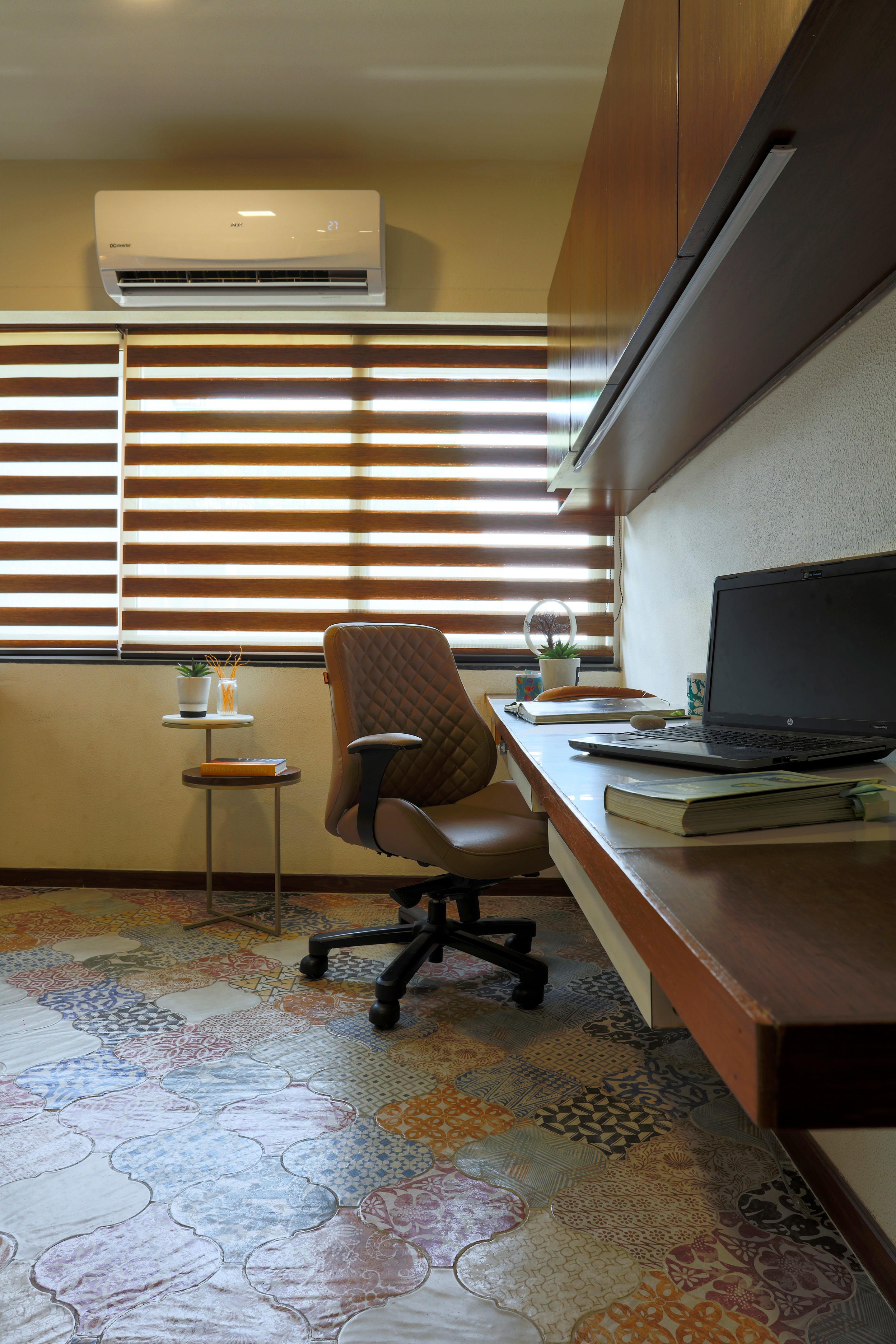 2018 年完成的 Kalpesh Modi 办公室设计 | 定制家具与照明设计的完美结合-15