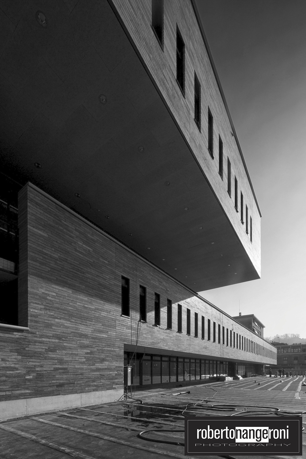 瑞士 Mendrisio 紧急救援中心-2