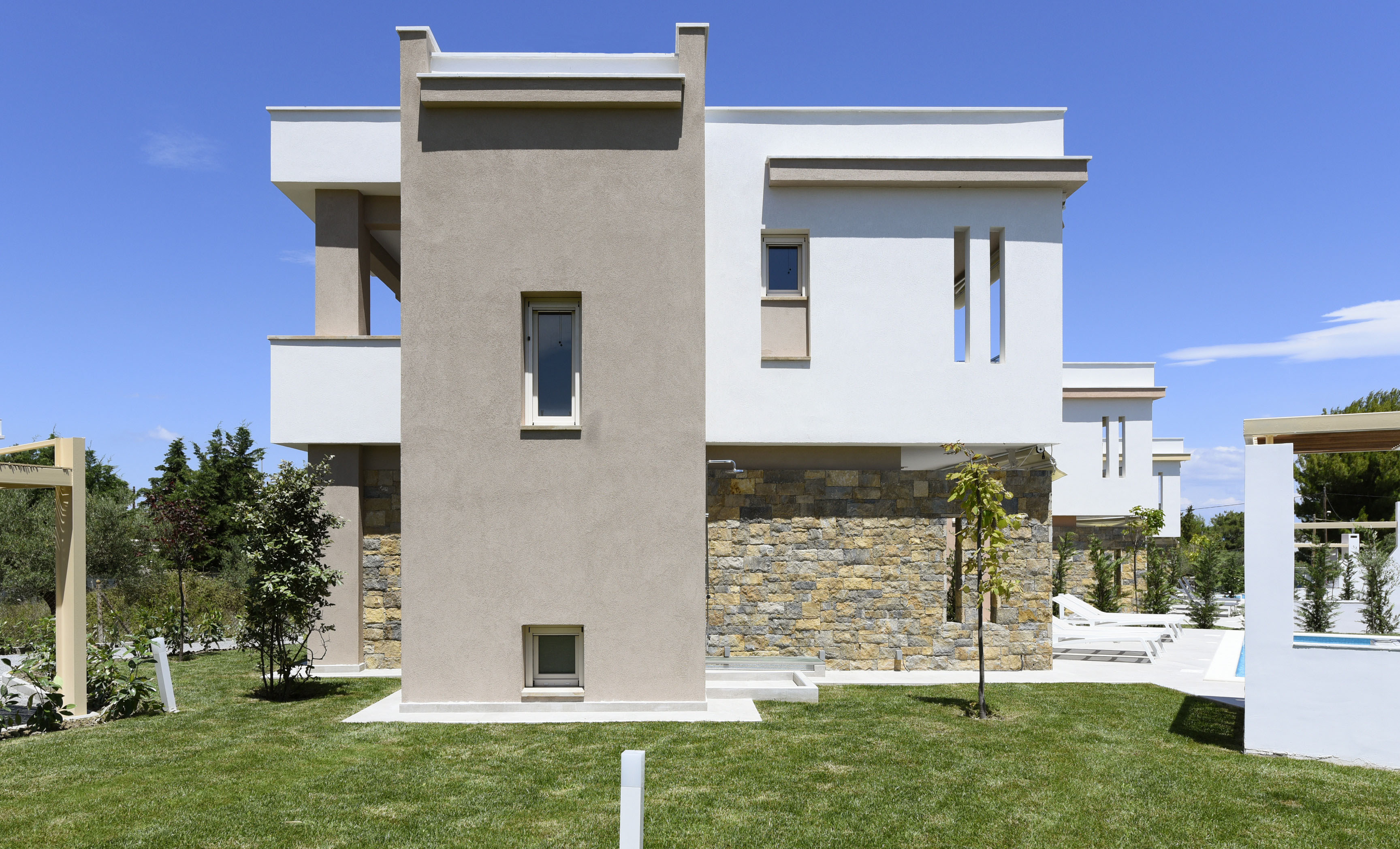 2018 年完工的三家庭住宅综合体-4