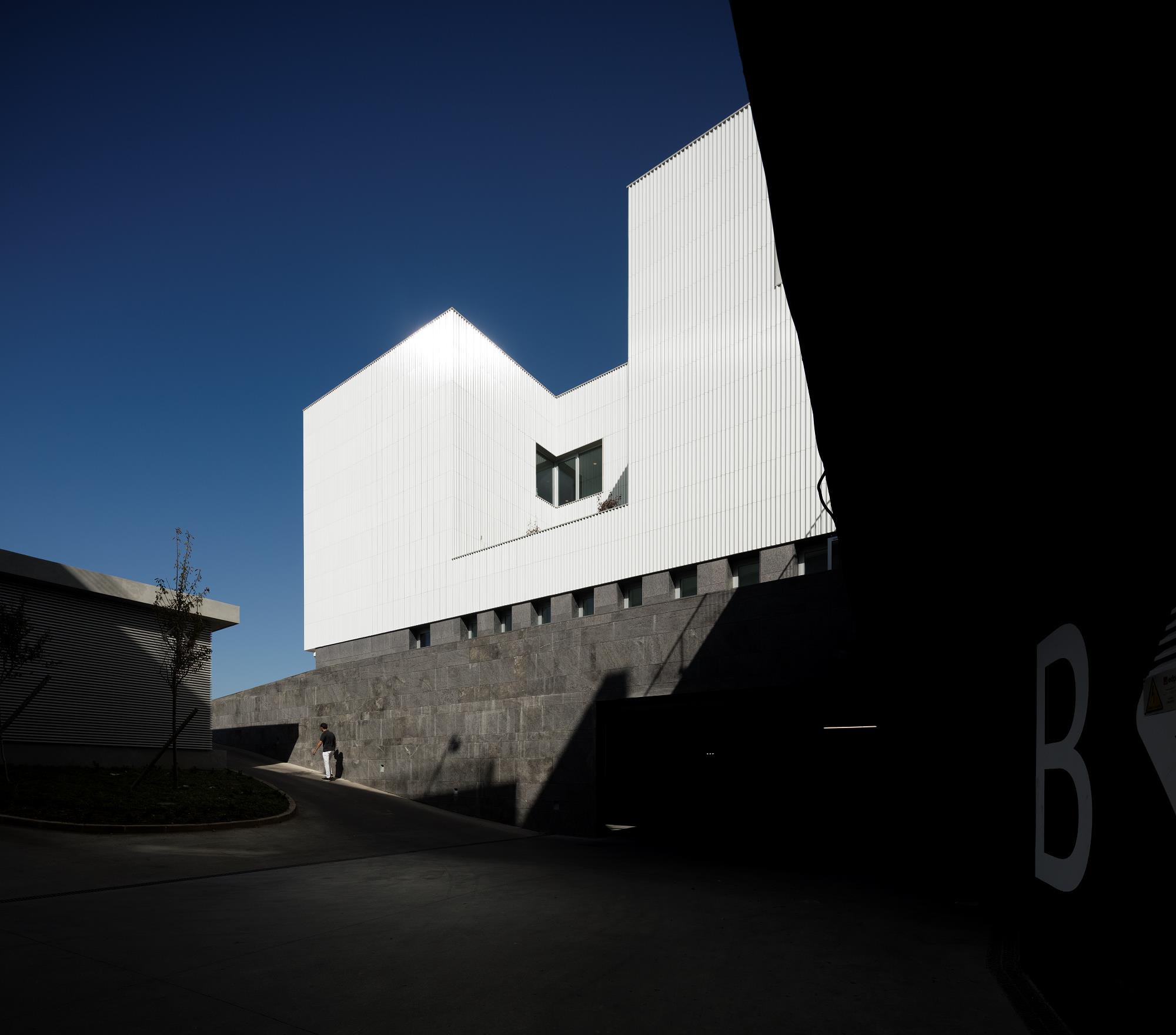 光之医院 · 创新室内设计营造舒适就医环境-3