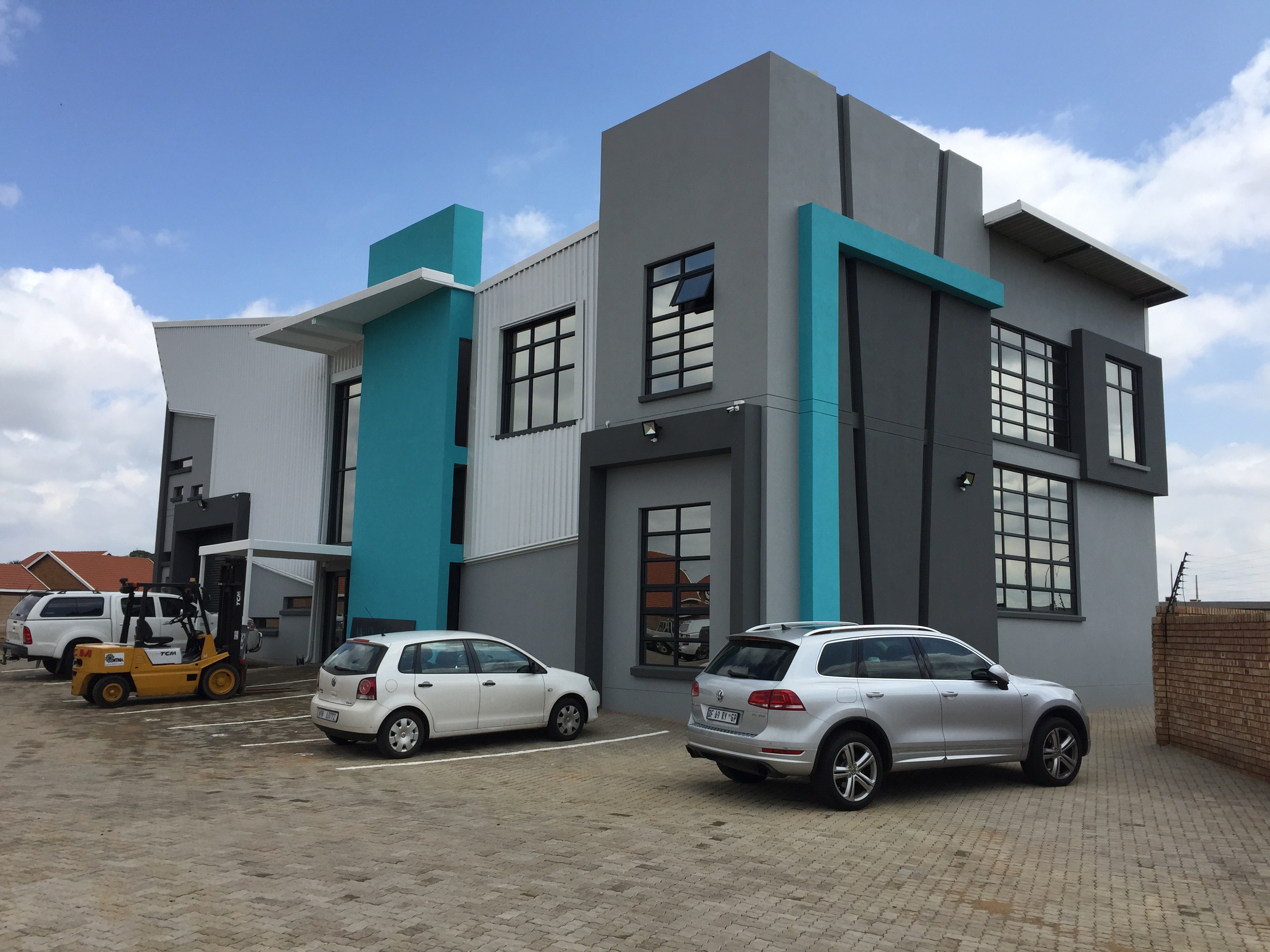 2016 年工业办公楼设计 | 潮流与功能的完美结合-0