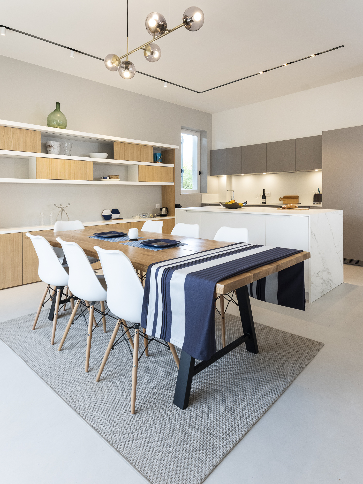 Biarritz 别墅全面翻新 打造宜居生活空间-0