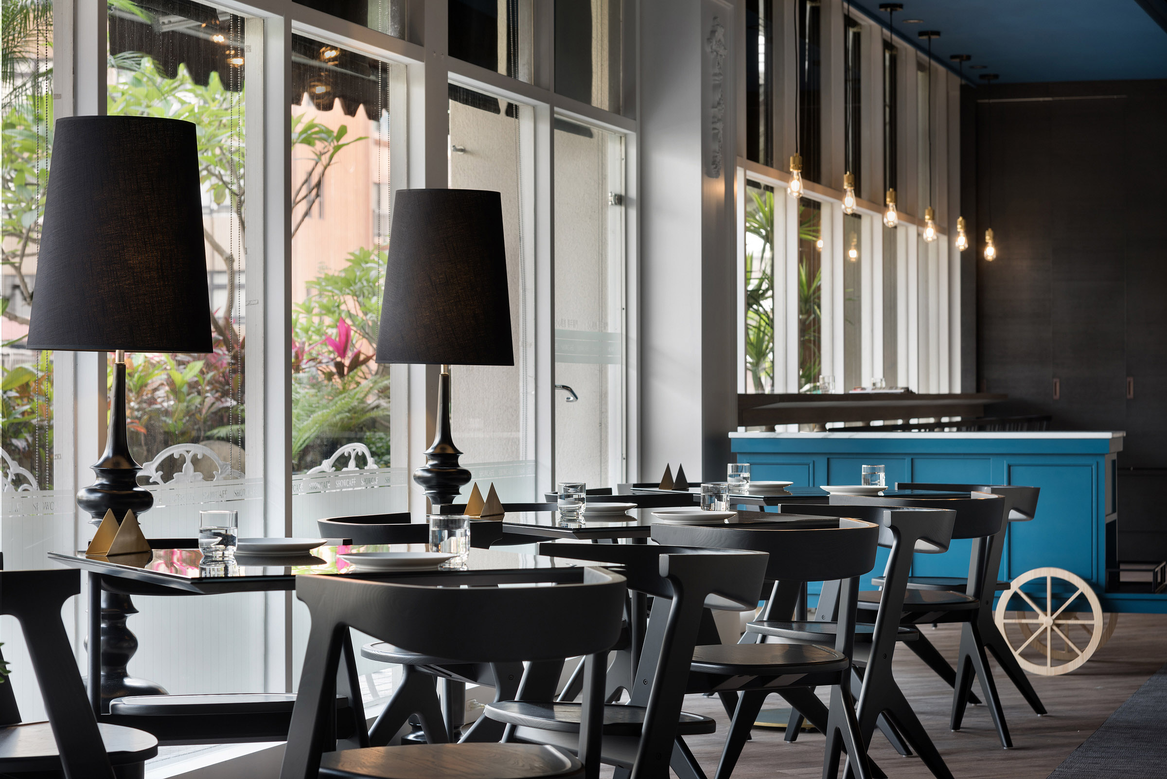 台北 Showtime 影院 Show Cafe' · 蓝色湖泊空间营造-4