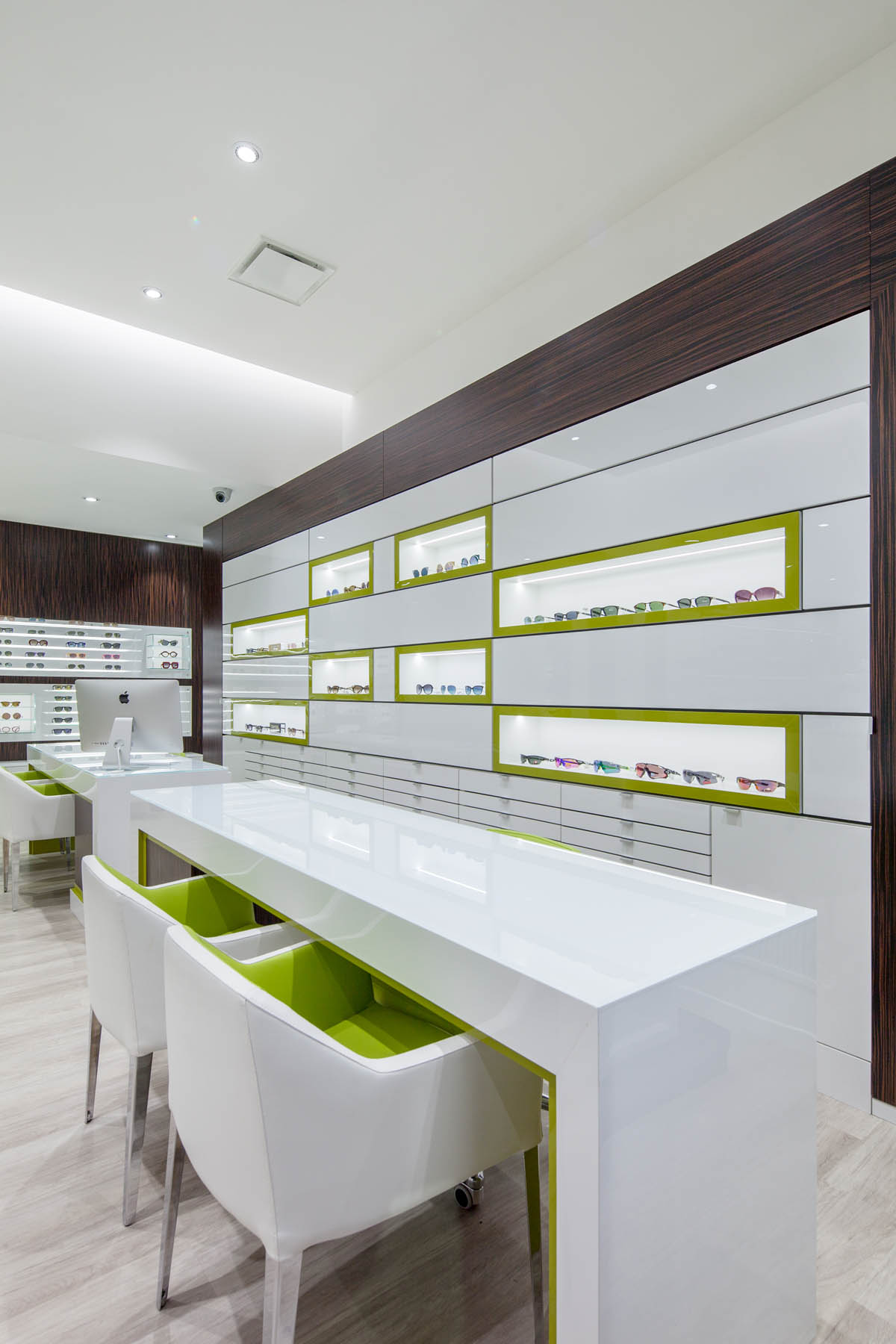 光学商店改造中的摄影艺术-10