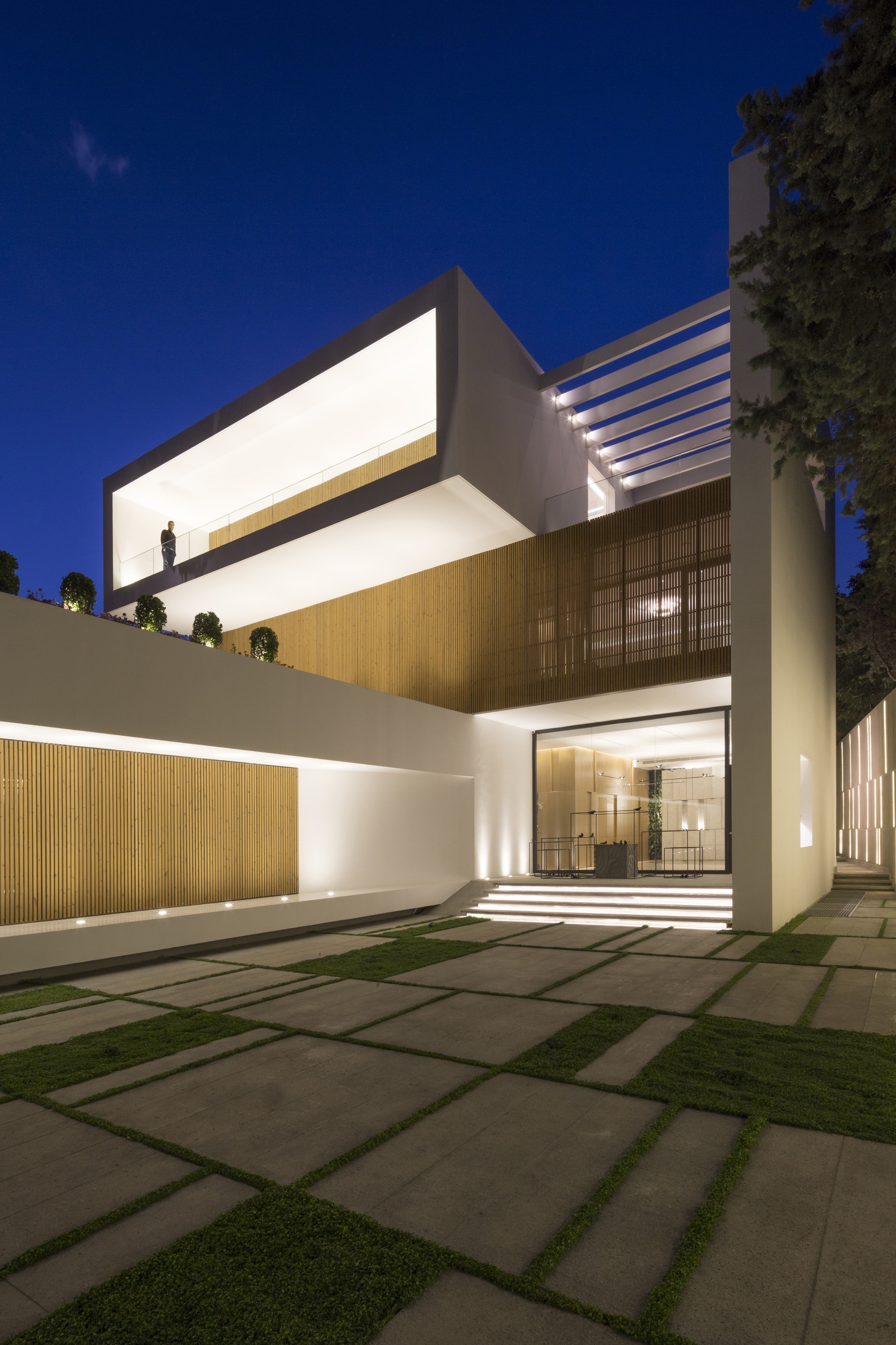 简朴而富有故事的艺术慈善中心-24