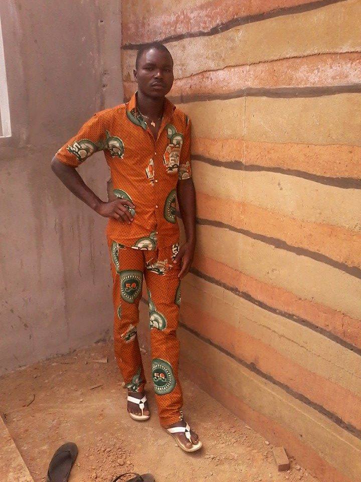 2016 年完成的土坯与木质结合的企业总部设计-8