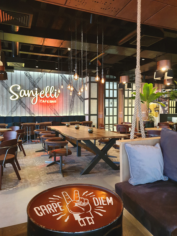 2019 年完成的 Sanjelli Cafe Bar 室内设计案例-13