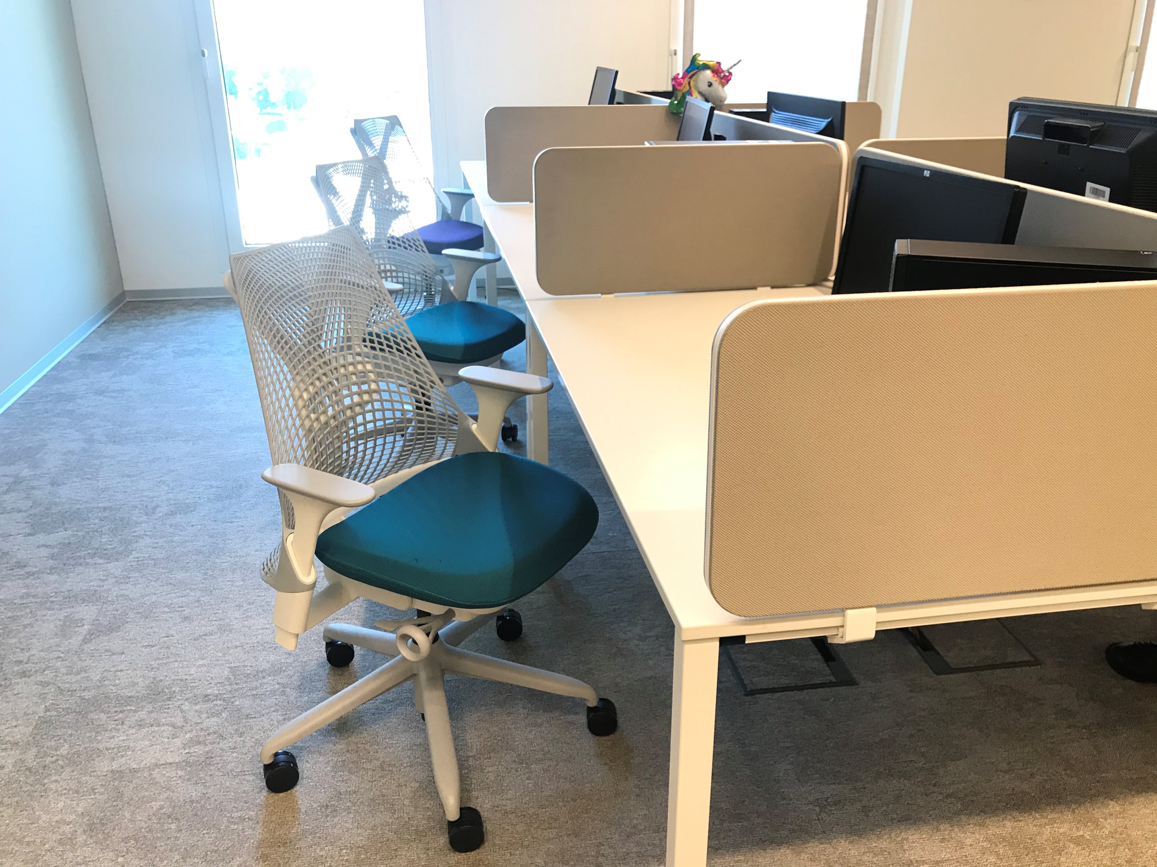 电信公司总部打造高效休闲办公空间-32