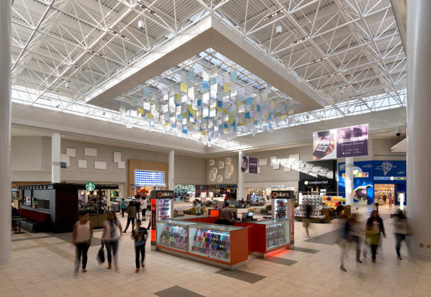 莱克丝助力 80 年代购物中心翻新,Lynnhaven Mall 现代重生-7