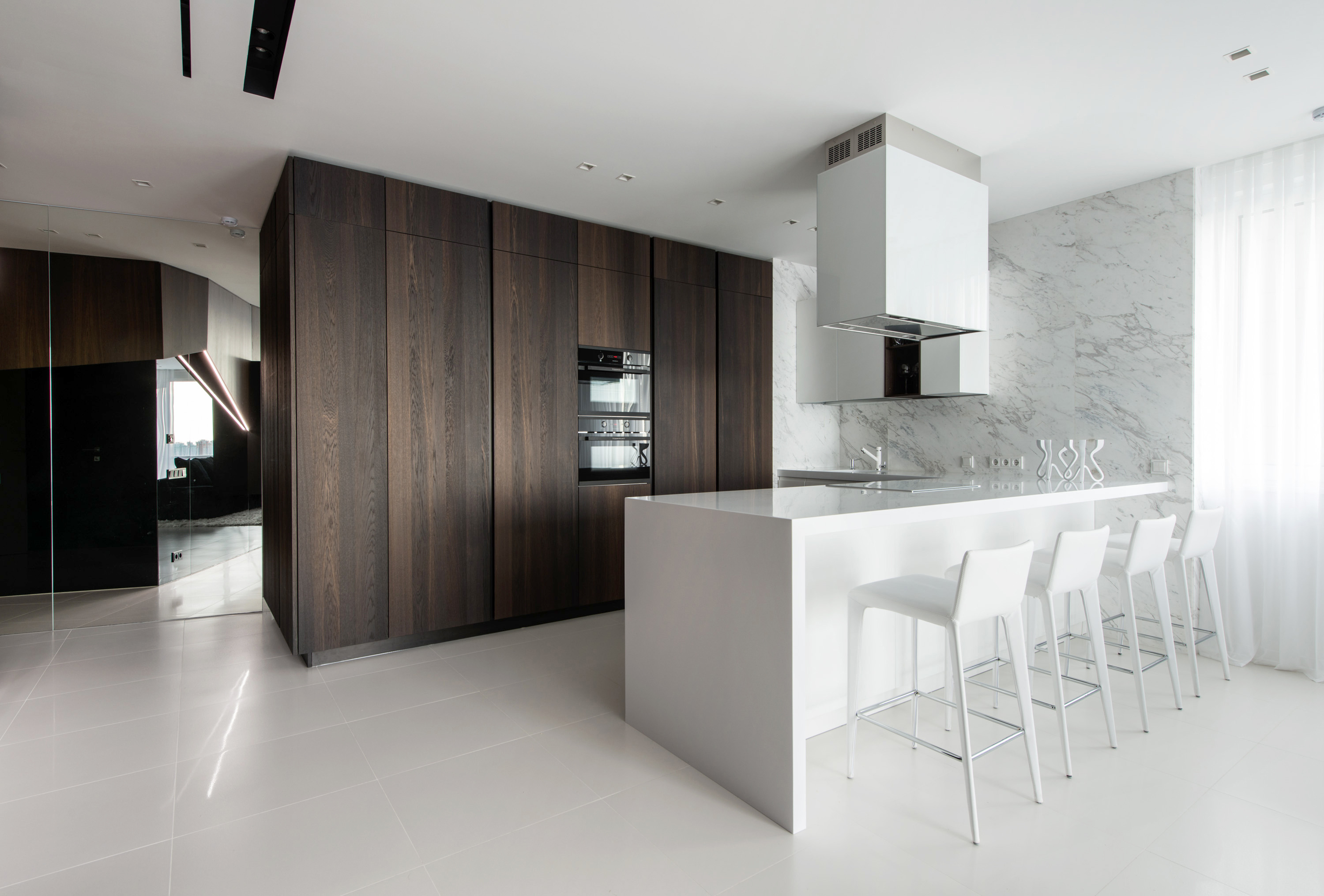 几何矩阵空间 | 暖木与冷玻璃的对比设计-9