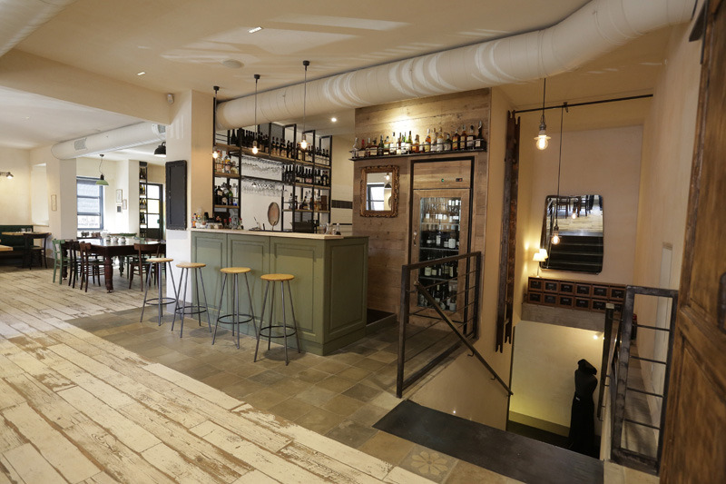 复古与现代交融的 UGO 餐厅-2