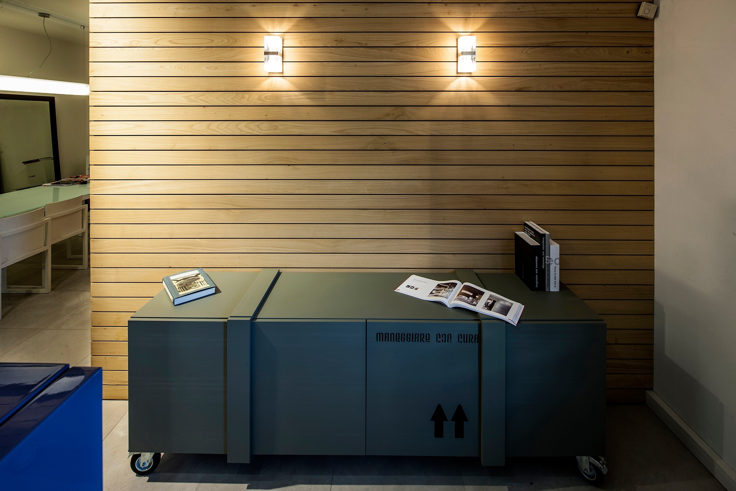 2013 年意大利家具展厅室内设计案例-17