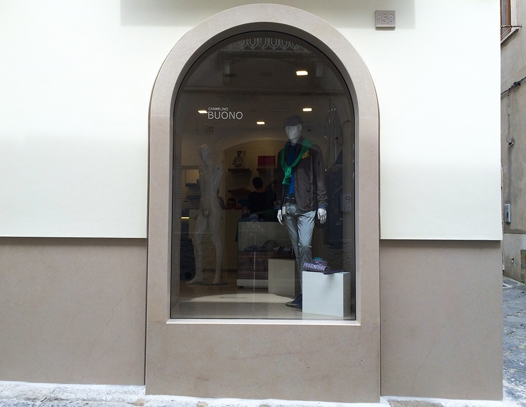 卡梅利诺·布奥诺服装-6