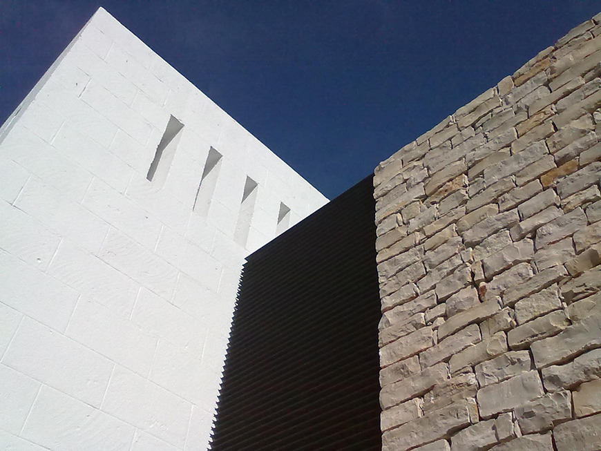 多功能会议中心,70 年代旅游村庄的现代演绎-0