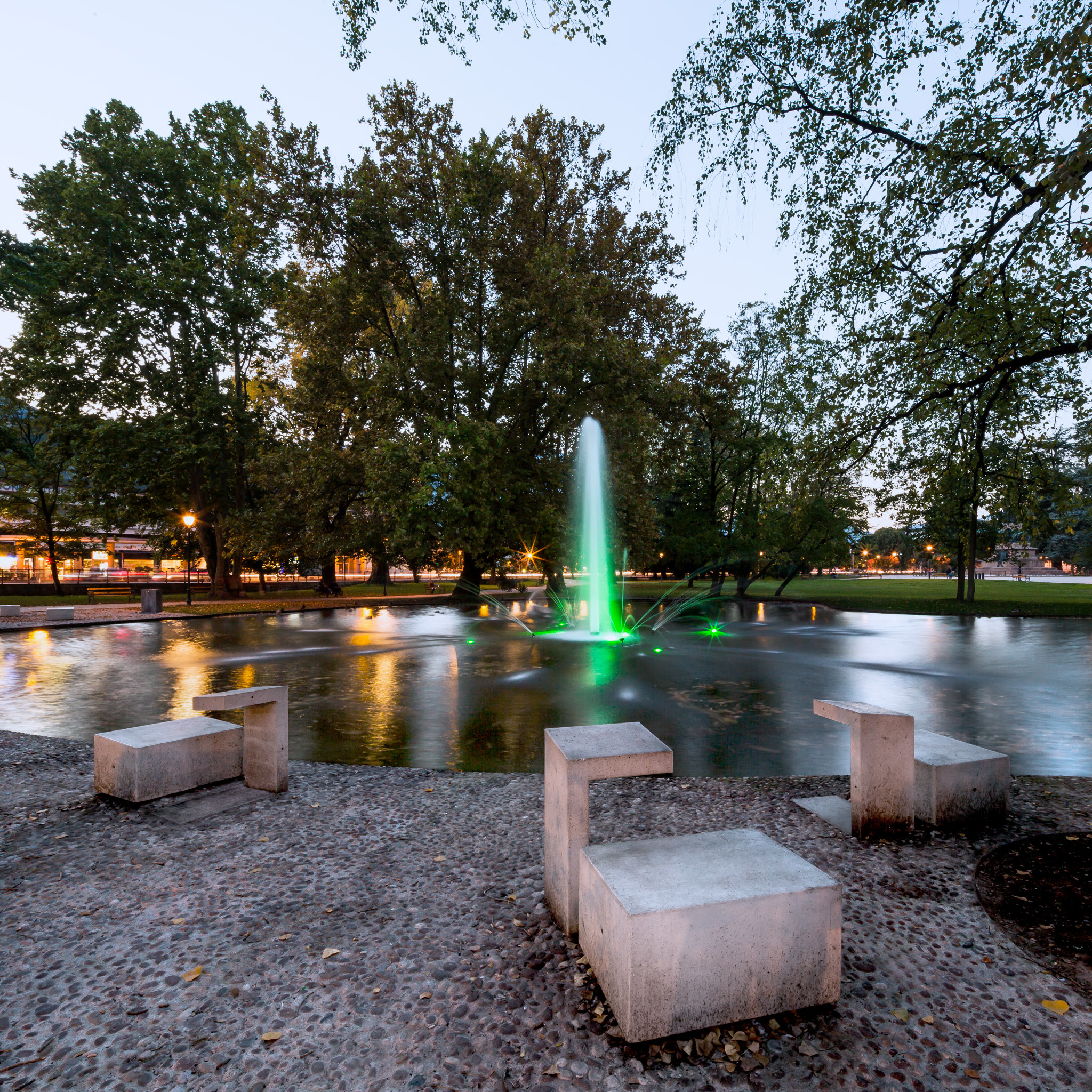 意大利 Trento 市 Piazza Dante 广场南花园复兴项目-31