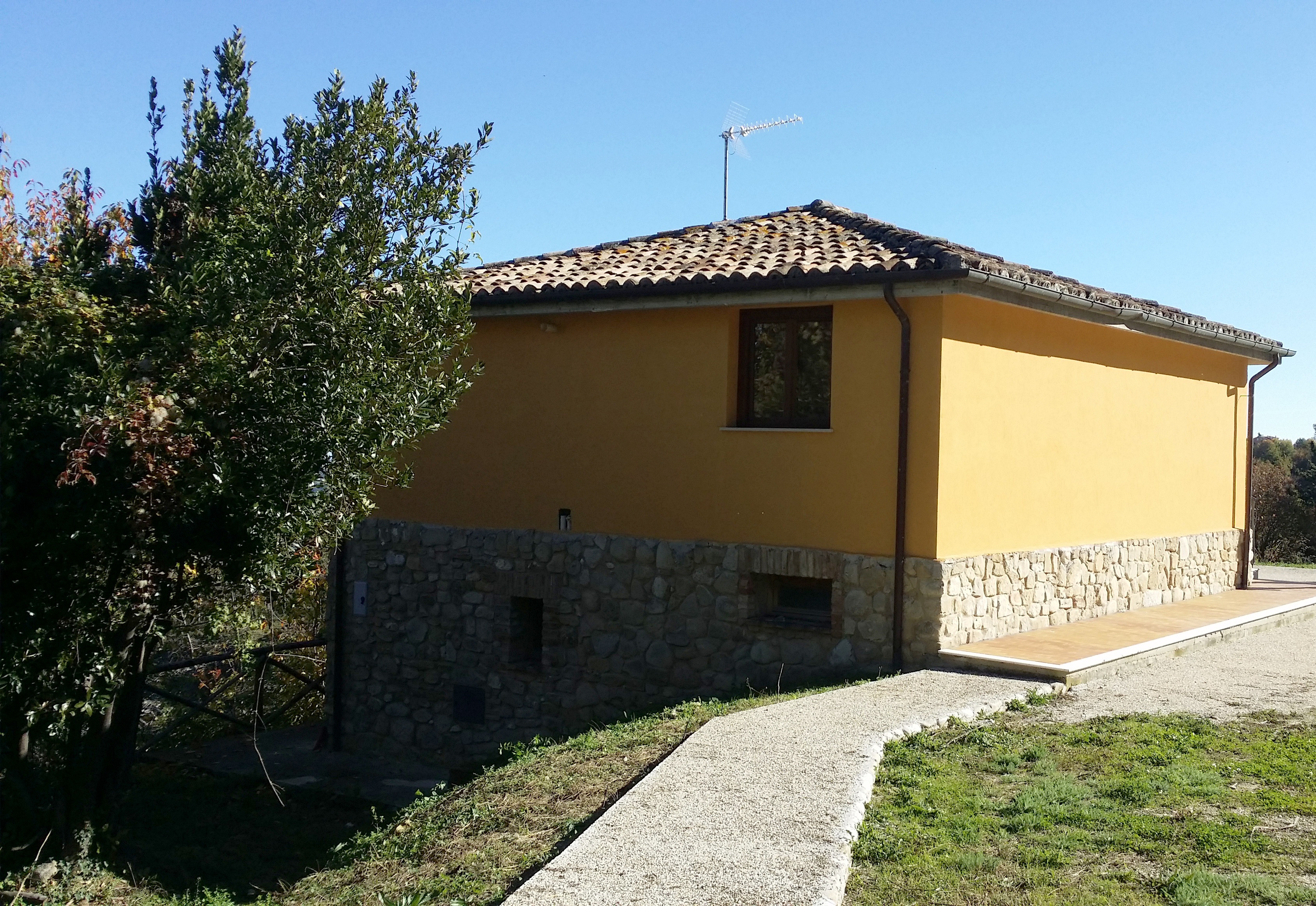 古村焕新颜 · Capradosso 小镇建筑修复与城市绿化提升-13