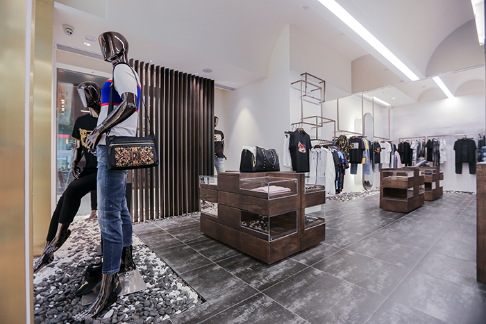 成都 Dray Day 男士时装店室内设计-6