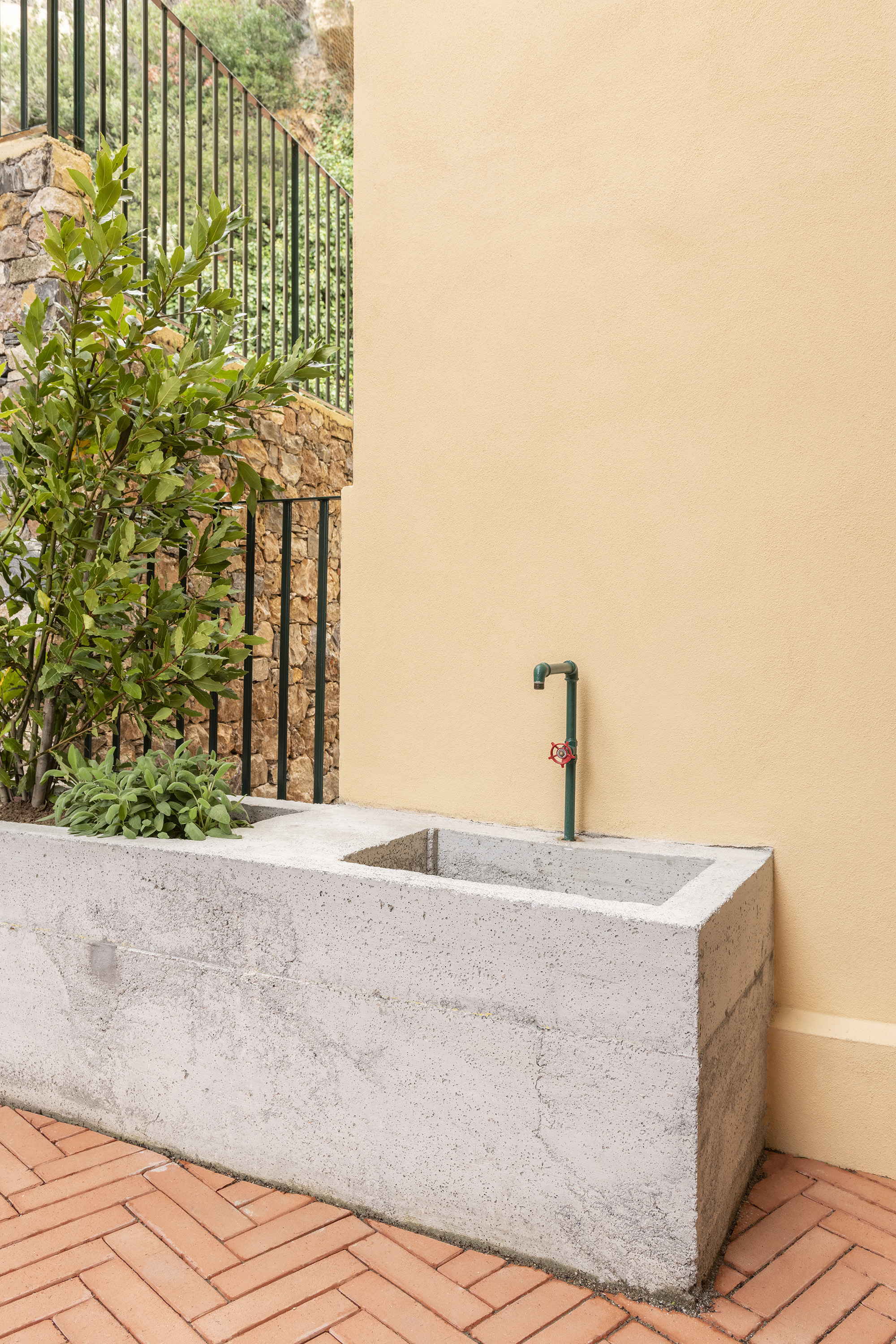 意大利 Varigotti 度假屋翻新 打造现代宜居空间-27