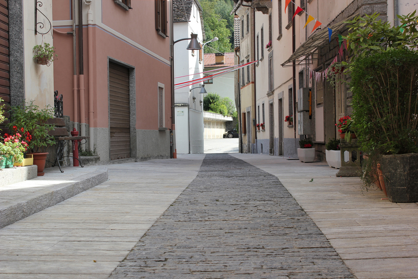 历史古镇巴切诺的中央广场重生与路径标识设计-3