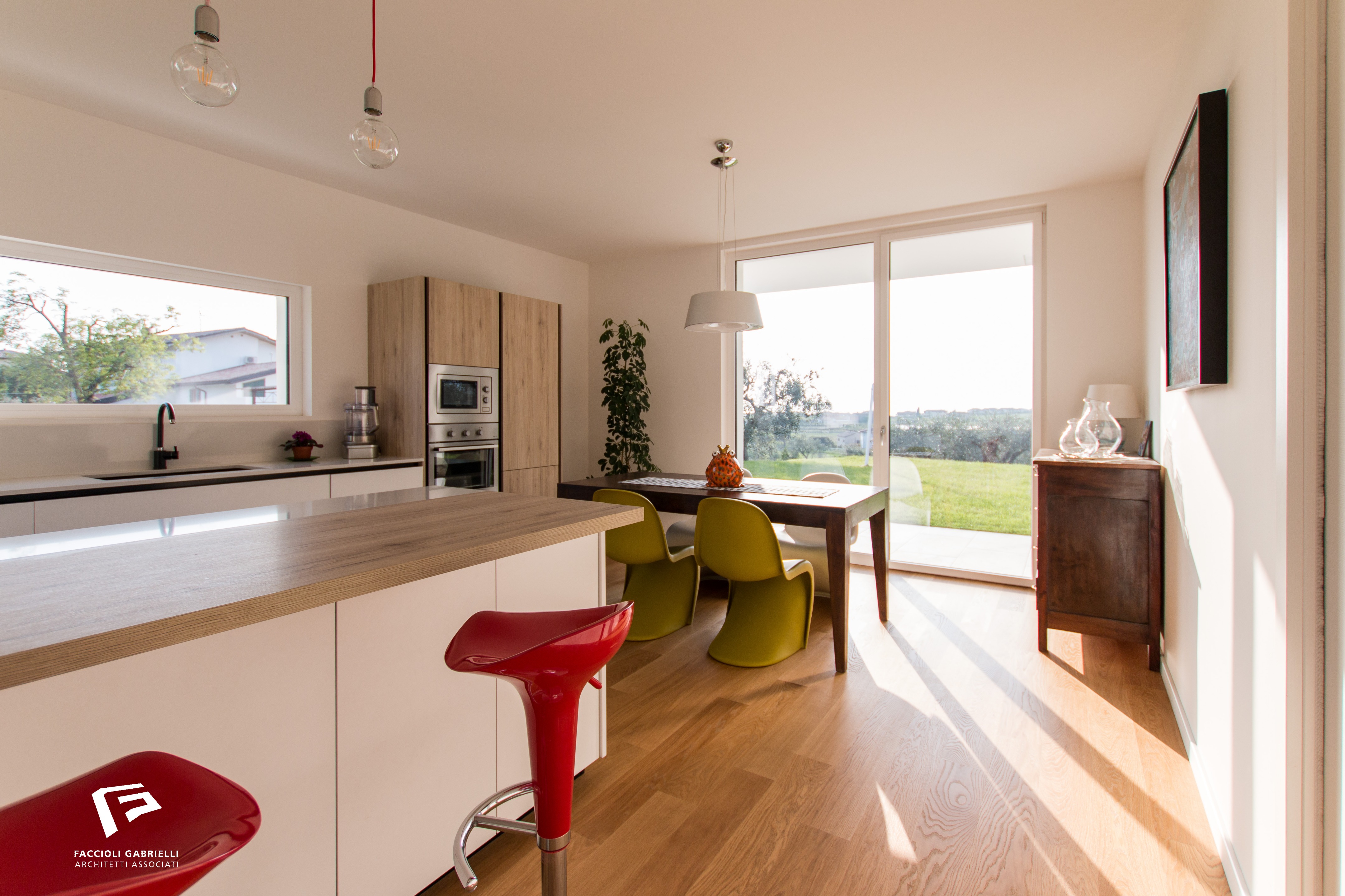 意式湖畔别墅-12