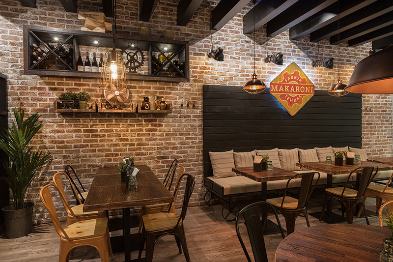 芬兰 Jumbo 购物中心的"Makaronitehdas"餐厅,工业风内饰引人入胜-4