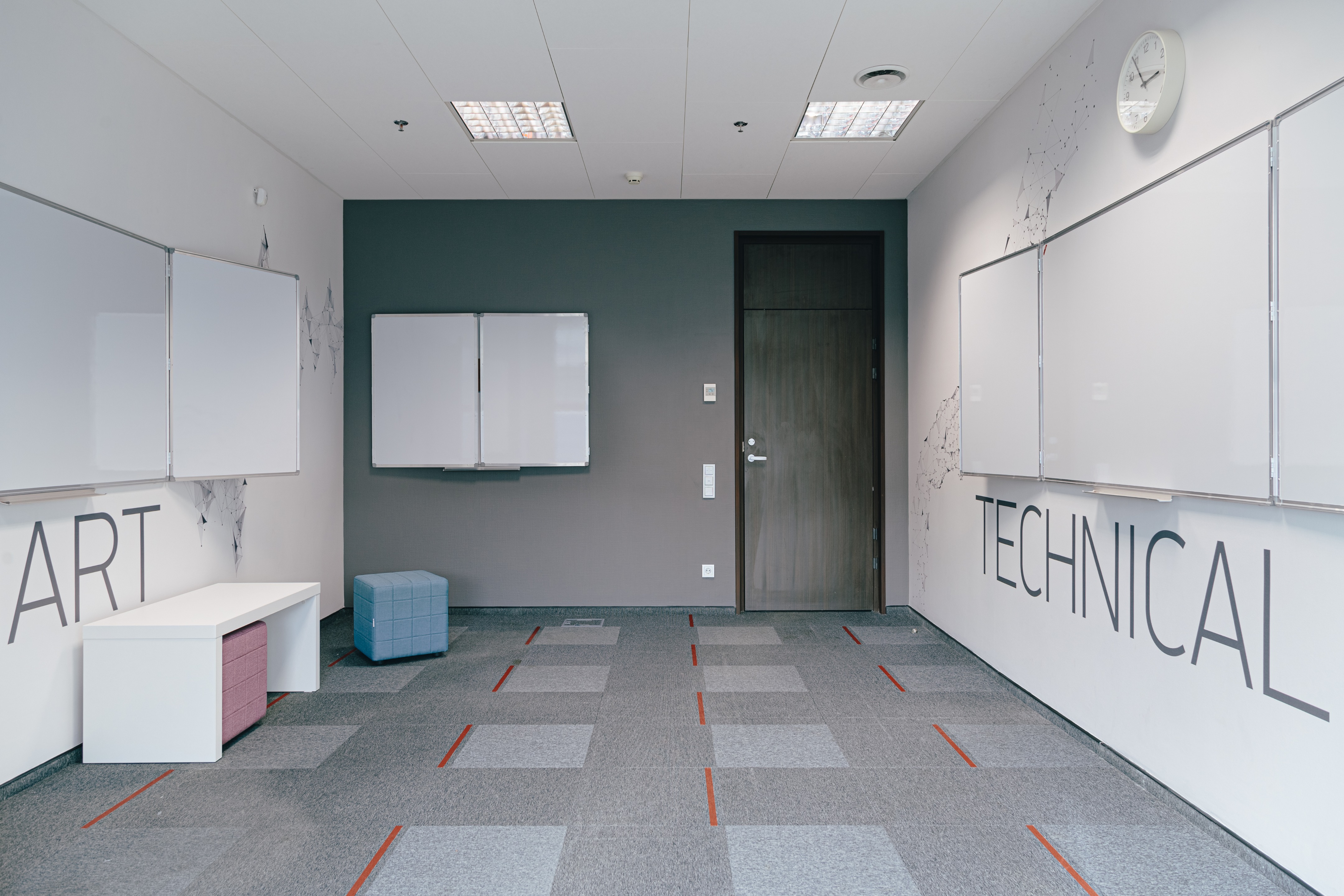 圣彼得堡银行数字部门现代办公空间设计-9