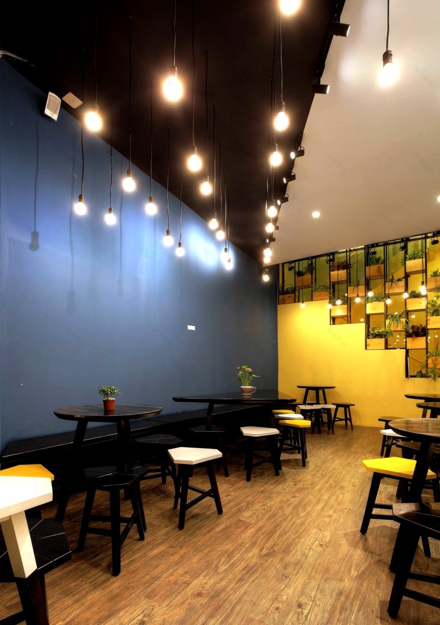 2014 年越南胡志明市“冰淇淋极地商店”室内设计案例-0