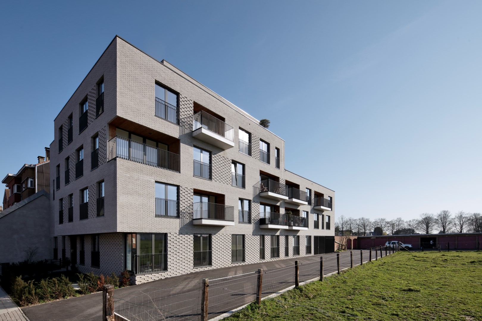 简约风格公寓设计，融入环境，展现细节之美-4