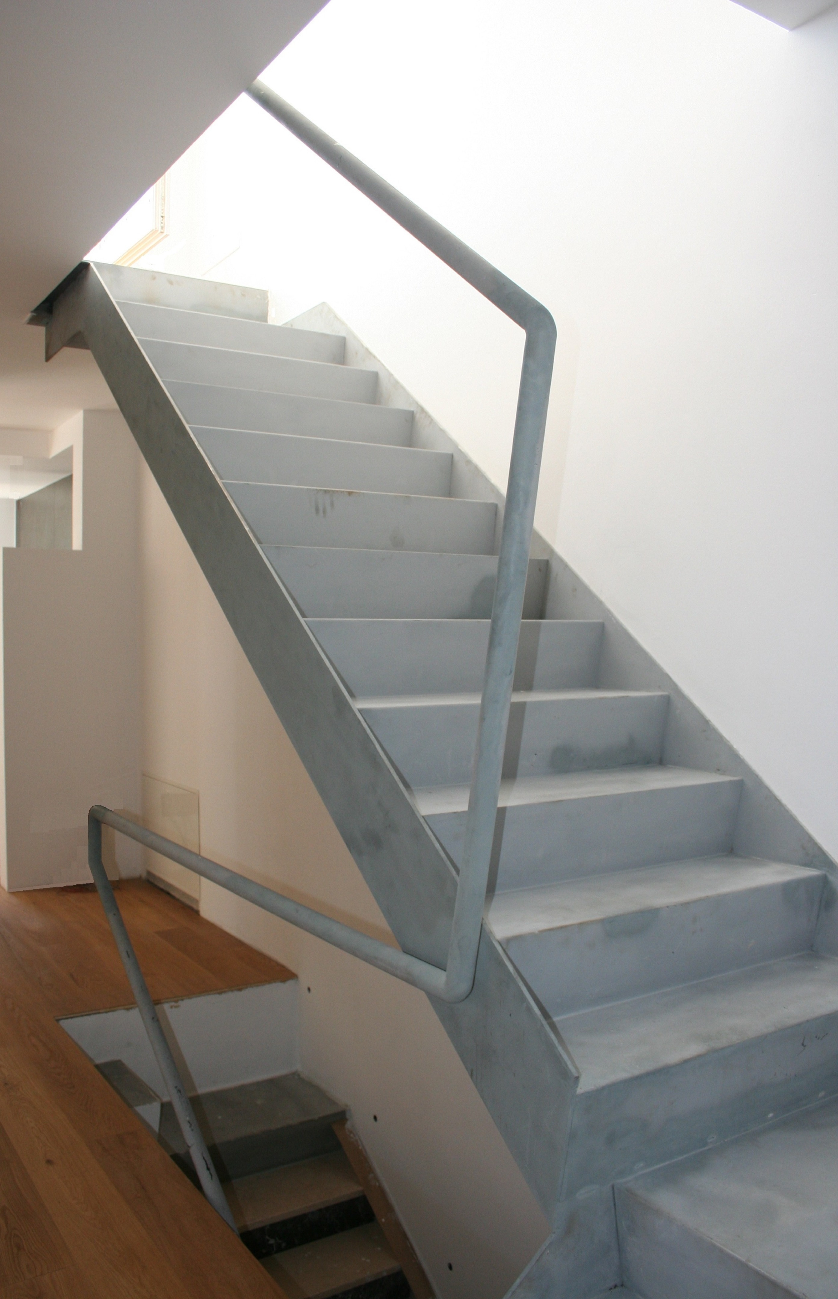 2014 年完成的“金属木质”公寓设计-15