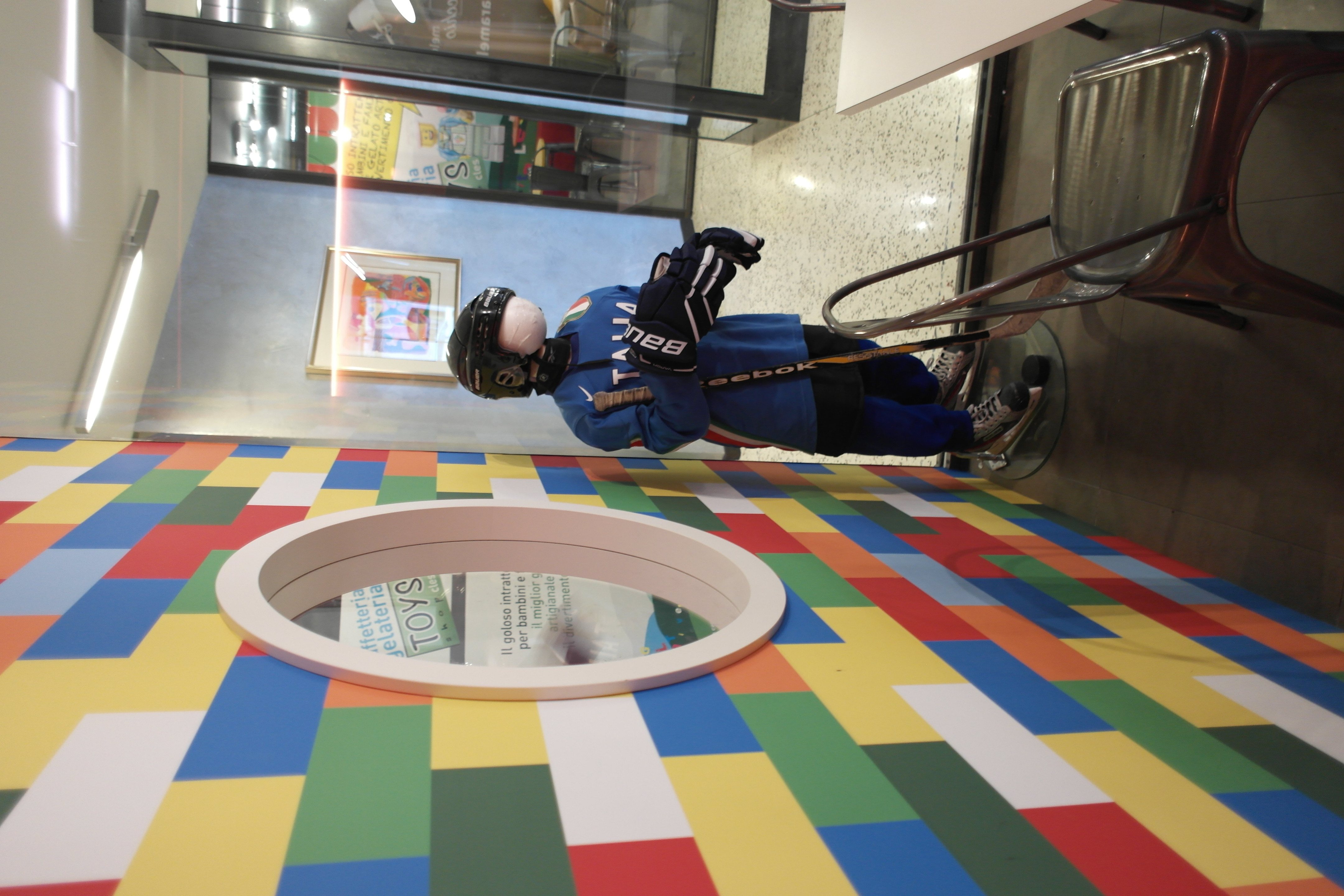 创意玩具店里的意大利手工冰淇淋-38