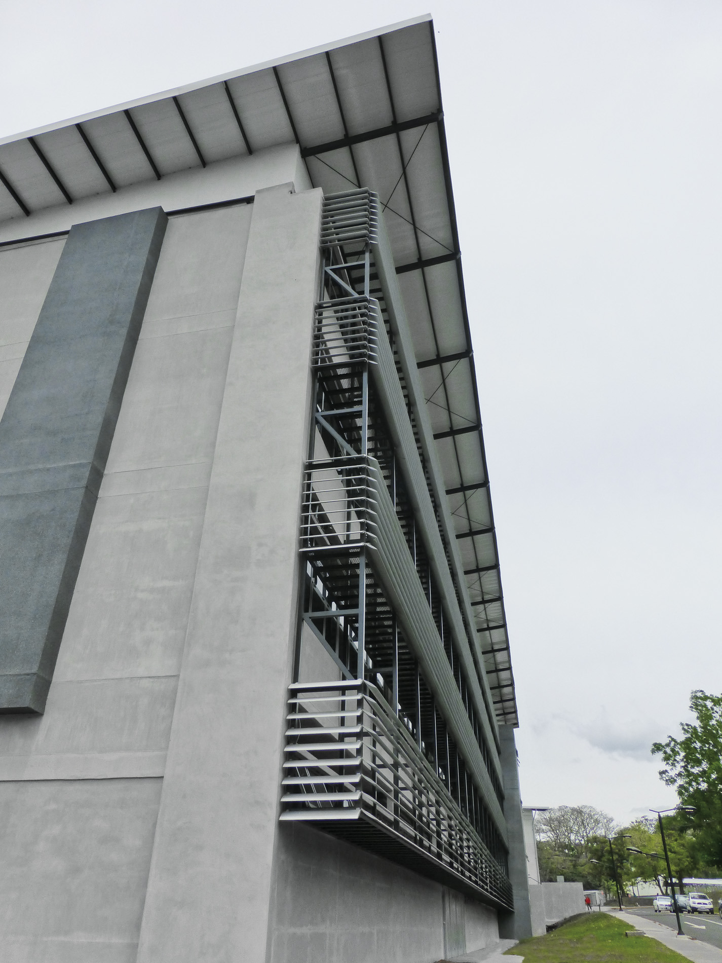 现代学院铝制百叶窗设计,节能环保,打造舒适学习空间-7