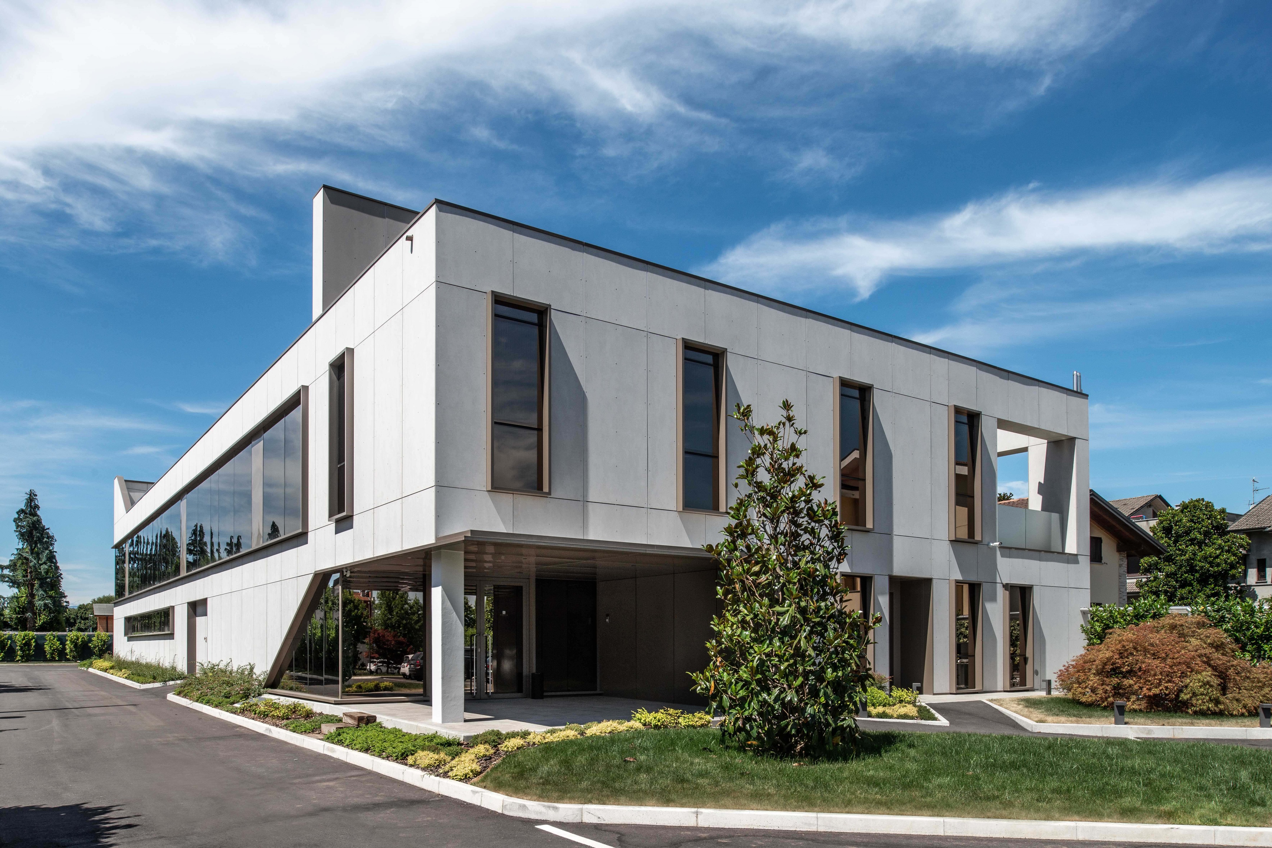 2018 年 C 大楼 | 混凝土加固的办公建筑杰作-0