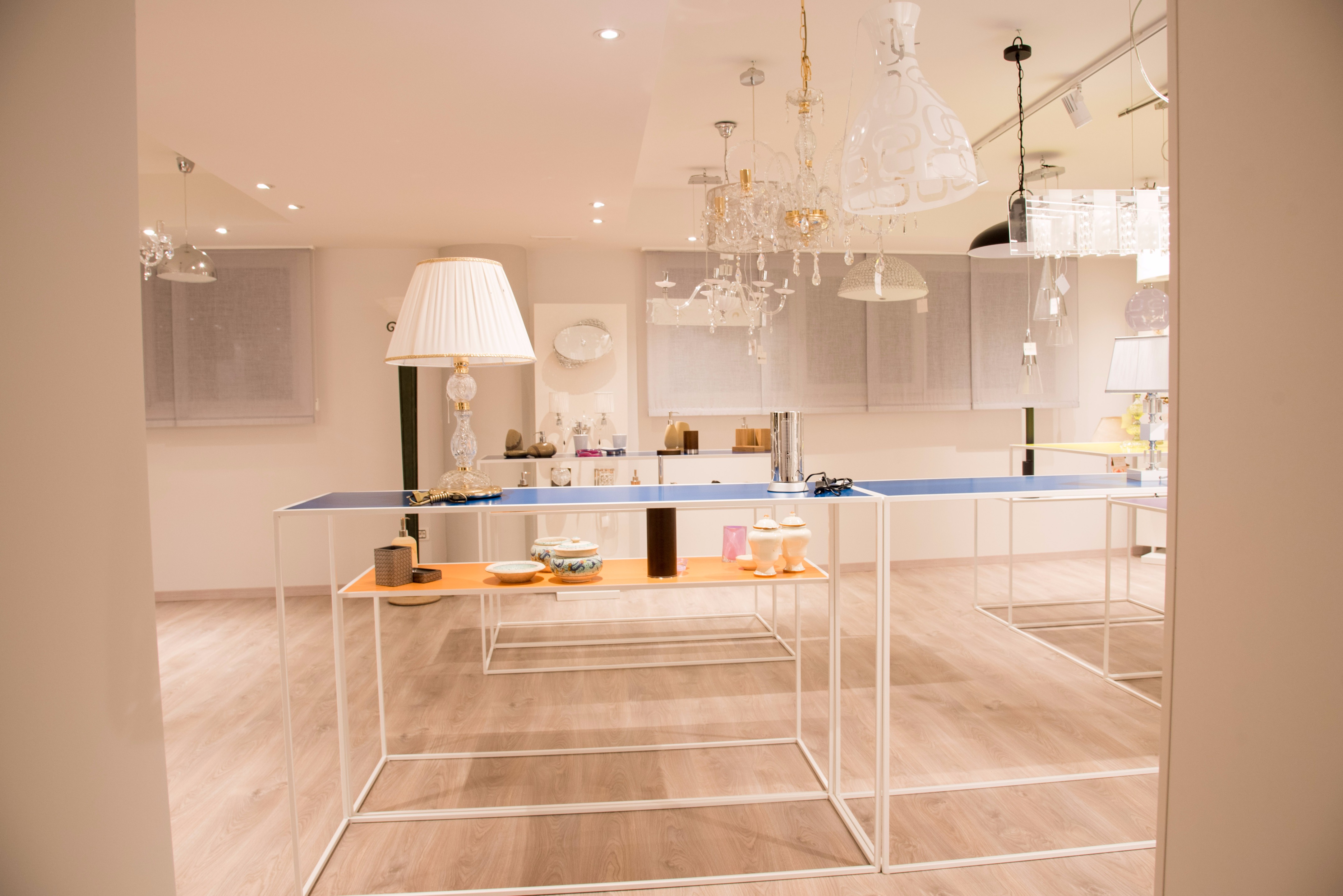 铝构玻璃水泥复合材料打造的意式展厅-6